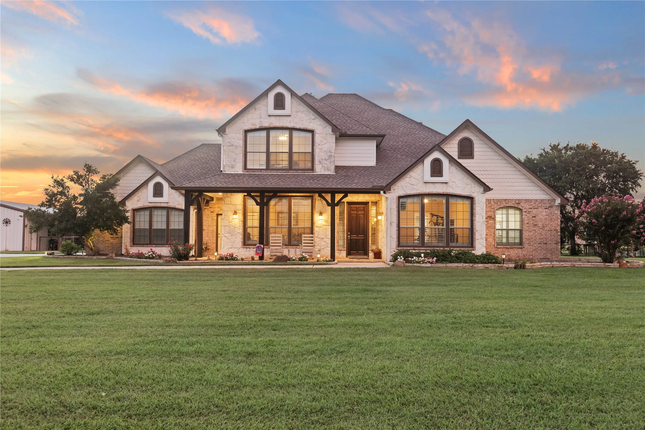 Single Family Residence For Sale in Grayson County , 633 Durning Road, Van Alstyne, Texas 75495, 4 Bedroom, 3 Bathroom, 3 Garage spaces, 3,230 Sqft, built in 2003, mls#21323807, Real Estate Agent in Van Alstyne, Homes For Sale in Grayson county, Homes For Sale in Van Alstyne, Realtor in Van Alstyne Texas, Real Estate Brokerage Independent Realty Texas, Luminita Cordes Realtor