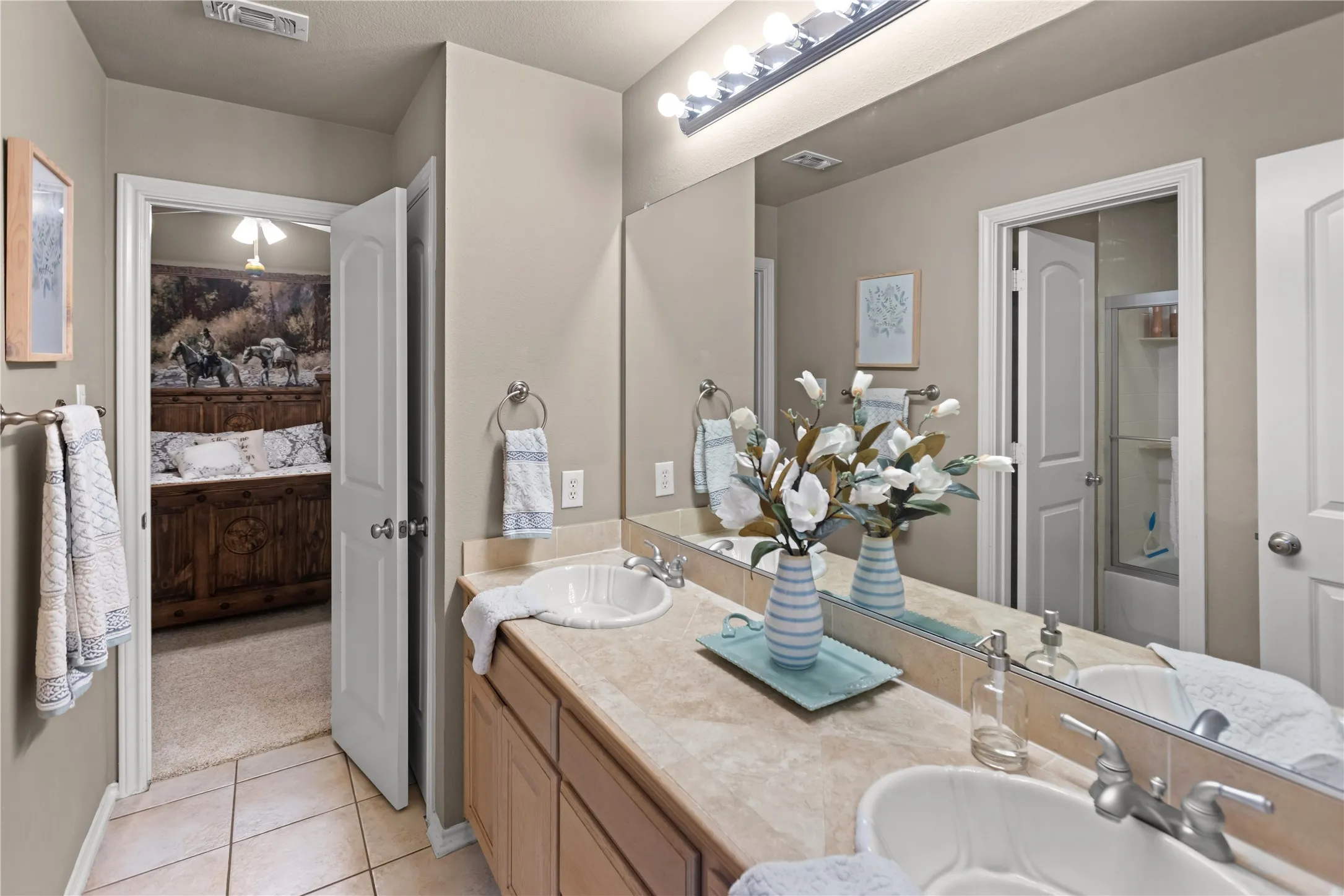 Single Family Residence For Sale in Grayson County , 633 Durning Road, Van Alstyne, Texas 75495, 4 Bedroom, 3 Bathroom, 3 Garage spaces, 3,230 Sqft, built in 2003, mls#21323807, Real Estate Agent in Van Alstyne, Homes For Sale in Grayson county, Homes For Sale in Van Alstyne, Realtor in Van Alstyne Texas, Real Estate Brokerage Independent Realty Texas, Luminita Cordes Realtor