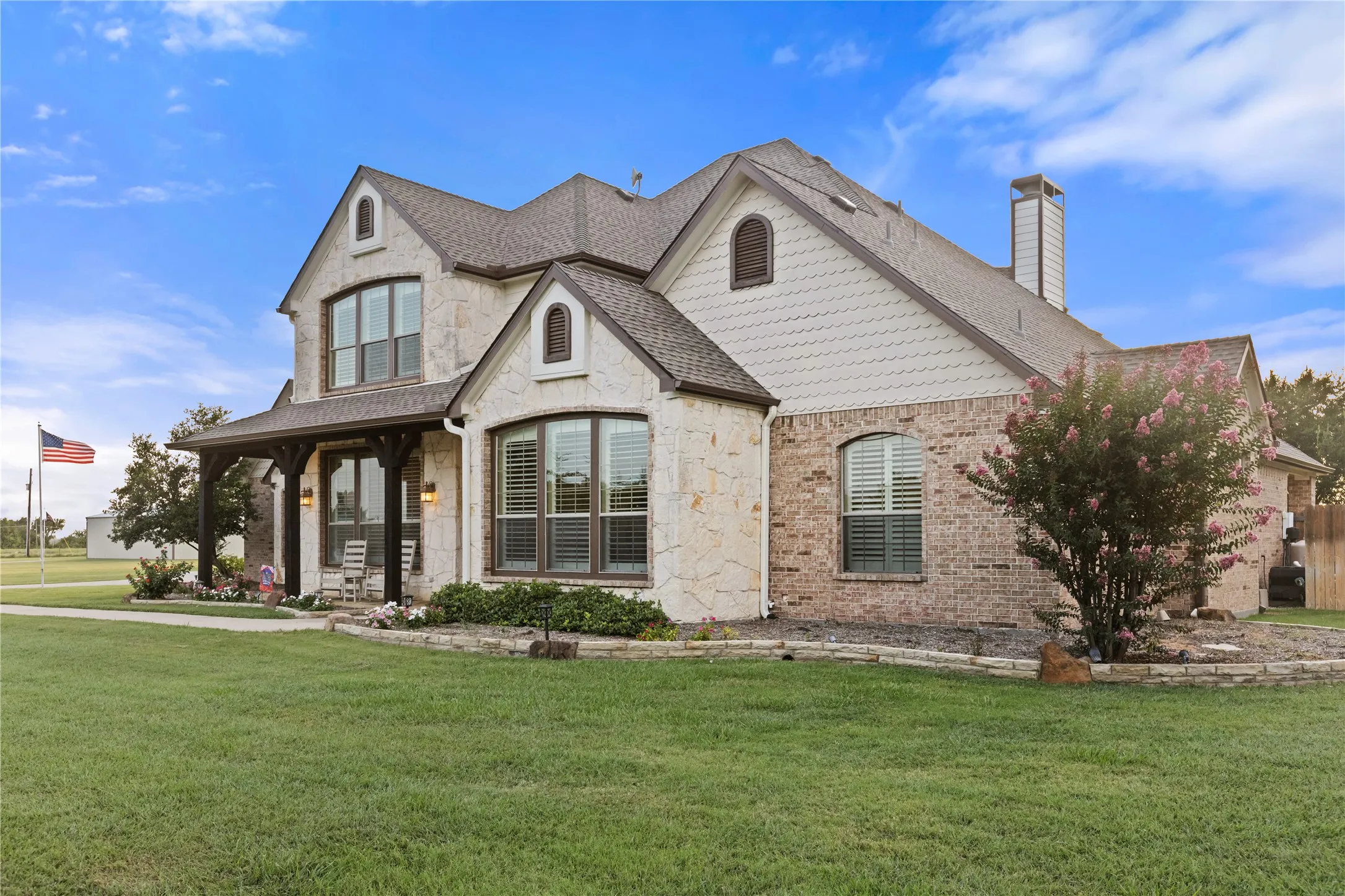 Single Family Residence For Sale in Grayson County , 633 Durning Road, Van Alstyne, Texas 75495, 4 Bedroom, 3 Bathroom, 3 Garage spaces, 3,230 Sqft, built in 2003, mls#21323807, Real Estate Agent in Van Alstyne, Homes For Sale in Grayson county, Homes For Sale in Van Alstyne, Realtor in Van Alstyne Texas, Real Estate Brokerage Independent Realty Texas, Luminita Cordes Realtor