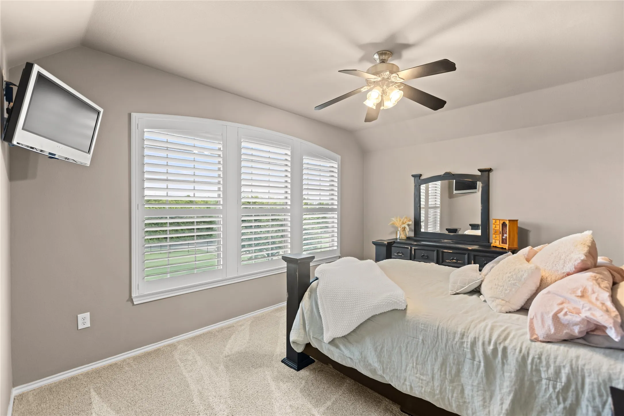 Single Family Residence For Sale in Grayson County , 633 Durning Road, Van Alstyne, Texas 75495, 4 Bedroom, 3 Bathroom, 3 Garage spaces, 3,230 Sqft, built in 2003, mls#21323807, Real Estate Agent in Van Alstyne, Homes For Sale in Grayson county, Homes For Sale in Van Alstyne, Realtor in Van Alstyne Texas, Real Estate Brokerage Independent Realty Texas, Luminita Cordes Realtor