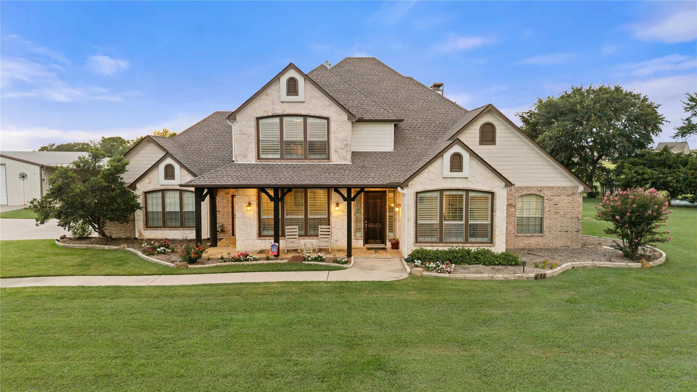 Single Family Residence For Sale in Grayson County , 633 Durning Road, Van Alstyne, Texas 75495, 4 Bedroom, 3 Bathroom, 3 Garage spaces, 3,230 Sqft, built in 2003, mls#21323807, Real Estate Agent in Van Alstyne, Homes For Sale in Grayson county, Homes For Sale in Van Alstyne, Realtor in Van Alstyne Texas, Real Estate Brokerage Independent Realty Texas, Luminita Cordes Realtor