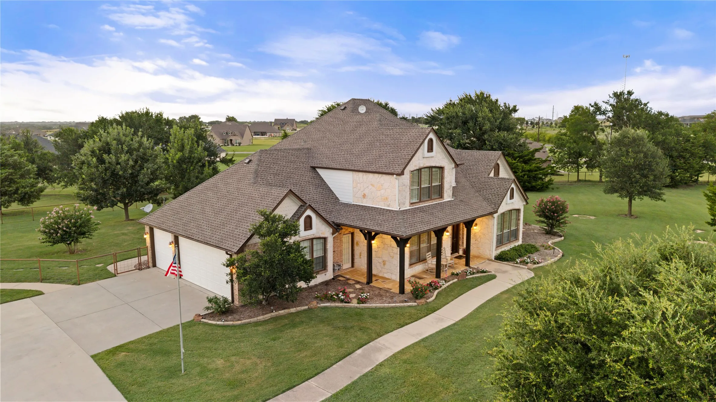 Single Family Residence For Sale in Grayson County , 633 Durning Road, Van Alstyne, Texas 75495, 4 Bedroom, 3 Bathroom, 3 Garage spaces, 3,230 Sqft, built in 2003, mls#21323807, Real Estate Agent in Van Alstyne, Homes For Sale in Grayson county, Homes For Sale in Van Alstyne, Realtor in Van Alstyne Texas, Real Estate Brokerage Independent Realty Texas, Luminita Cordes Realtor