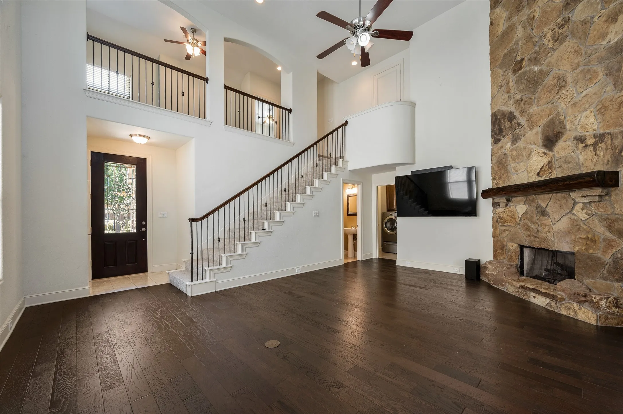 Townhouse For Sale in Dallas County , 2505 Fountain Cove, Carrollton, Texas 75006, 2 Bedroom, 3 Bathroom, 2 Garage spaces, 1,806 Sqft, built in 2006, mls#21323892, Real Estate Agent in Carrollton, Homes For Sale in Dallas county, Homes For Sale in Carrollton, Realtor in Carrollton Texas, Real Estate Brokerage Independent Realty Texas, Luminita Cordes Realtor