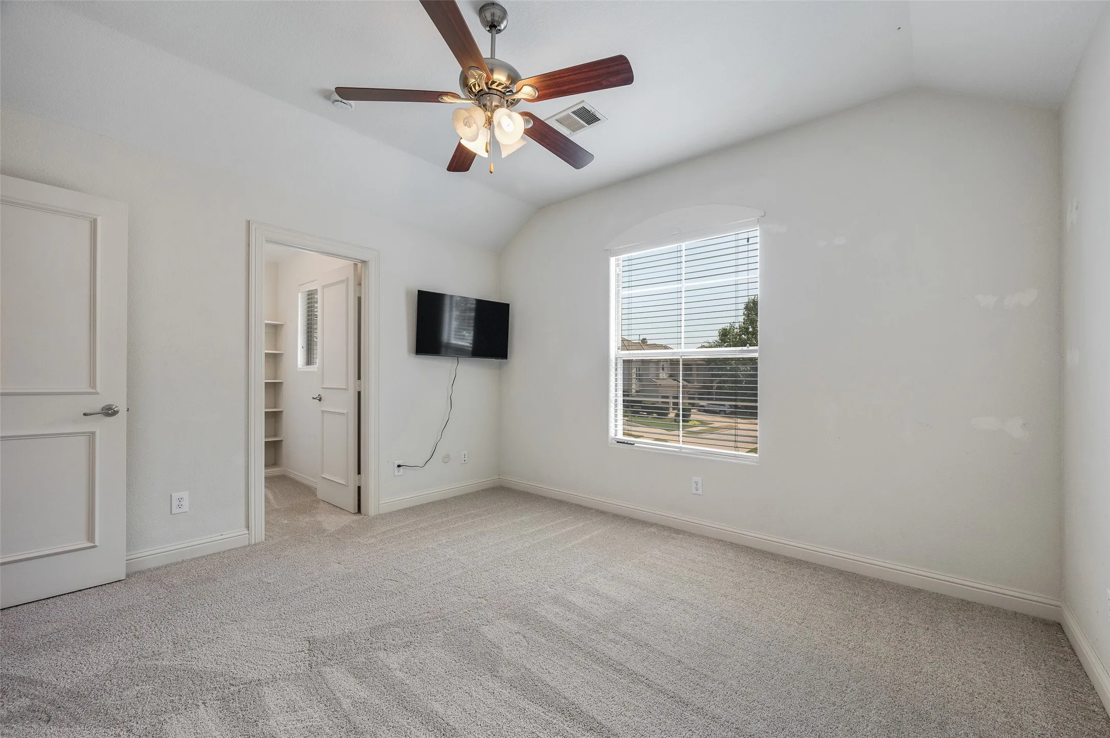 Townhouse For Sale in Dallas County , 2505 Fountain Cove, Carrollton, Texas 75006, 2 Bedroom, 3 Bathroom, 2 Garage spaces, 1,806 Sqft, built in 2006, mls#21323892, Real Estate Agent in Carrollton, Homes For Sale in Dallas county, Homes For Sale in Carrollton, Realtor in Carrollton Texas, Real Estate Brokerage Independent Realty Texas, Luminita Cordes Realtor