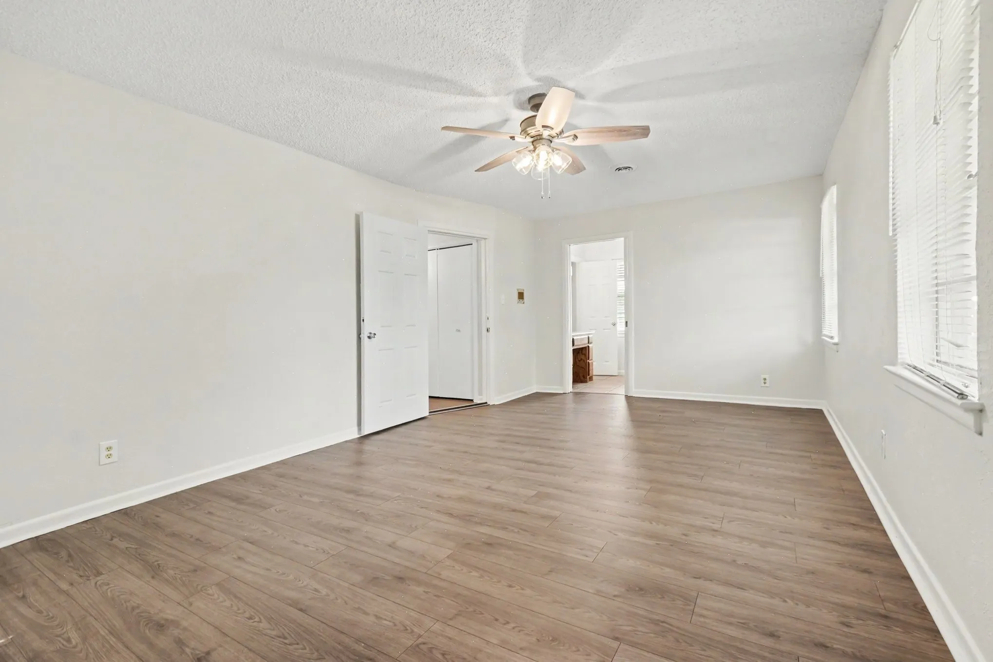 Single Family Residence For Sale in Dallas County , 1303 Charleston Drive, Garland, Texas 75041, 4 Bedroom, 2 Bathroom, 1 Garage spaces, 2,062 Sqft, built in 1961, mls#21323727, Real Estate Agent in Garland, Homes For Sale in Dallas county, Homes For Sale in Garland, Realtor in Garland Texas, Real Estate Brokerage Independent Realty Texas, Luminita Cordes Realtor