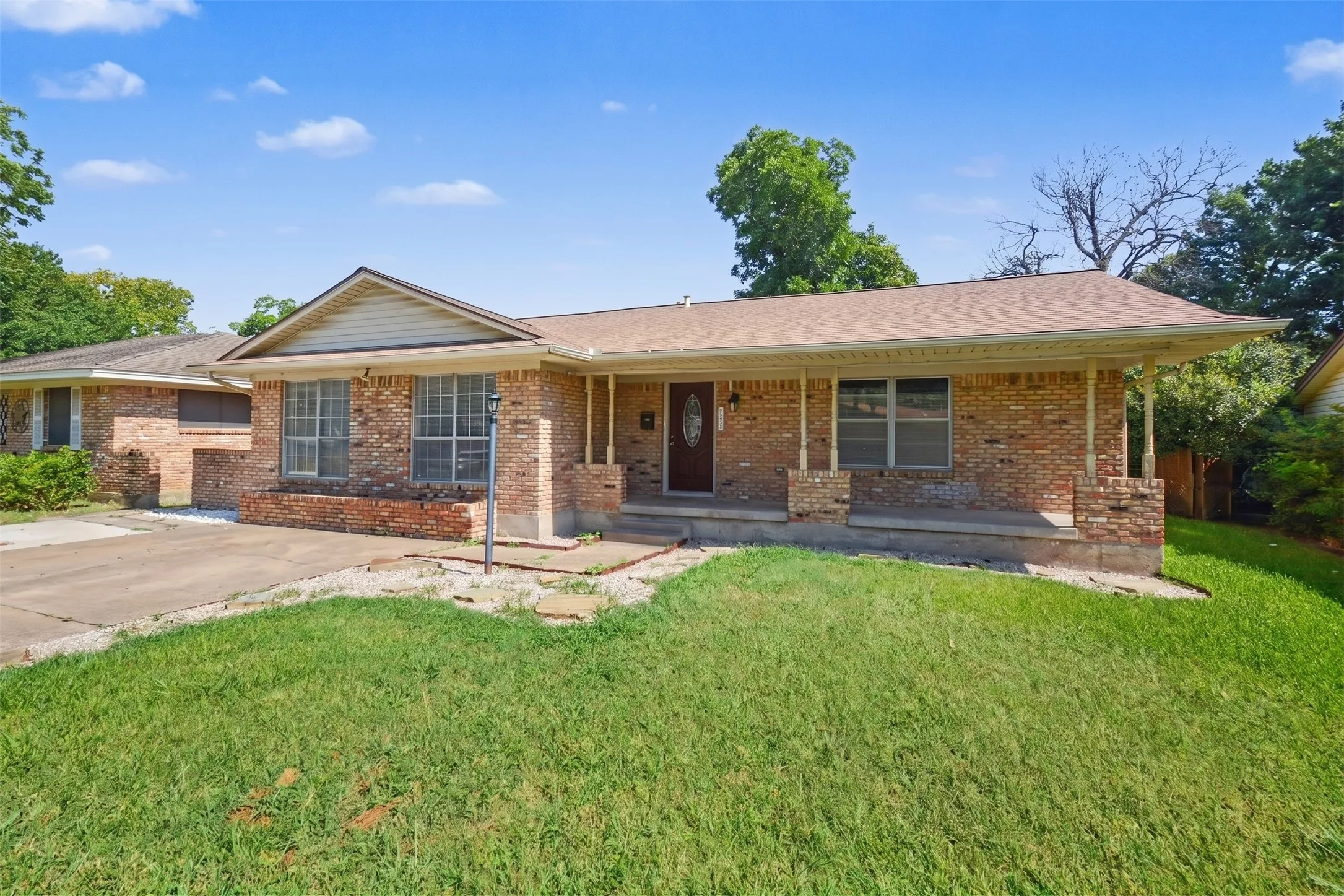 Single Family Residence For Sale in Dallas County , 1303 Charleston Drive, Garland, Texas 75041, 4 Bedroom, 2 Bathroom, 1 Garage spaces, 2,062 Sqft, built in 1961, mls#21323727, Real Estate Agent in Garland, Homes For Sale in Dallas county, Homes For Sale in Garland, Realtor in Garland Texas, Real Estate Brokerage Independent Realty Texas, Luminita Cordes Realtor