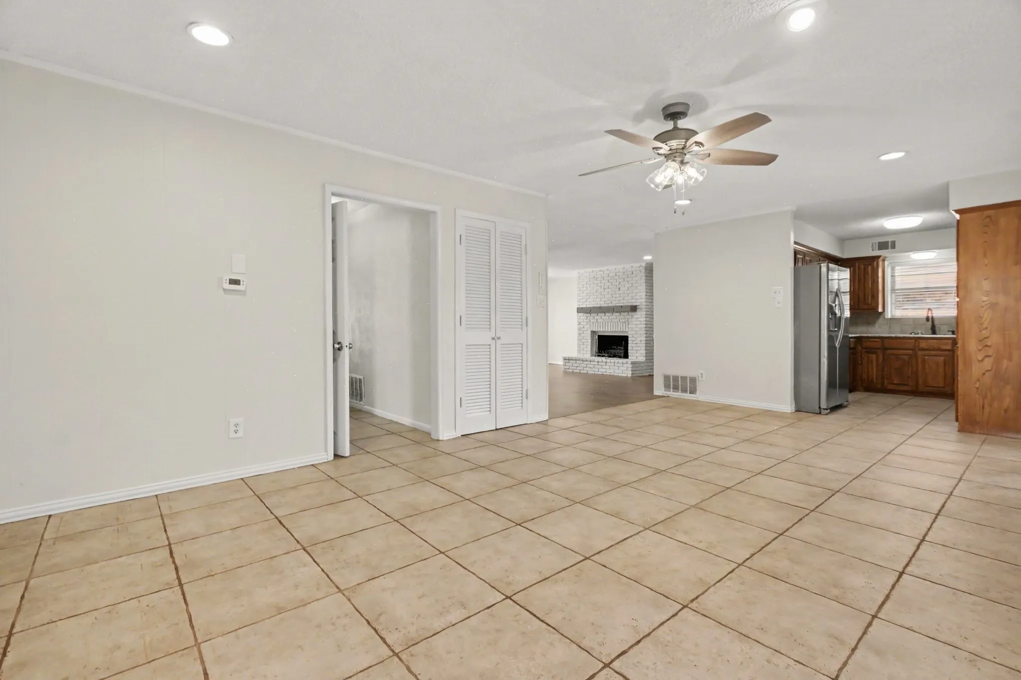 Single Family Residence For Sale in Dallas County , 1303 Charleston Drive, Garland, Texas 75041, 4 Bedroom, 2 Bathroom, 1 Garage spaces, 2,062 Sqft, built in 1961, mls#21323727, Real Estate Agent in Garland, Homes For Sale in Dallas county, Homes For Sale in Garland, Realtor in Garland Texas, Real Estate Brokerage Independent Realty Texas, Luminita Cordes Realtor