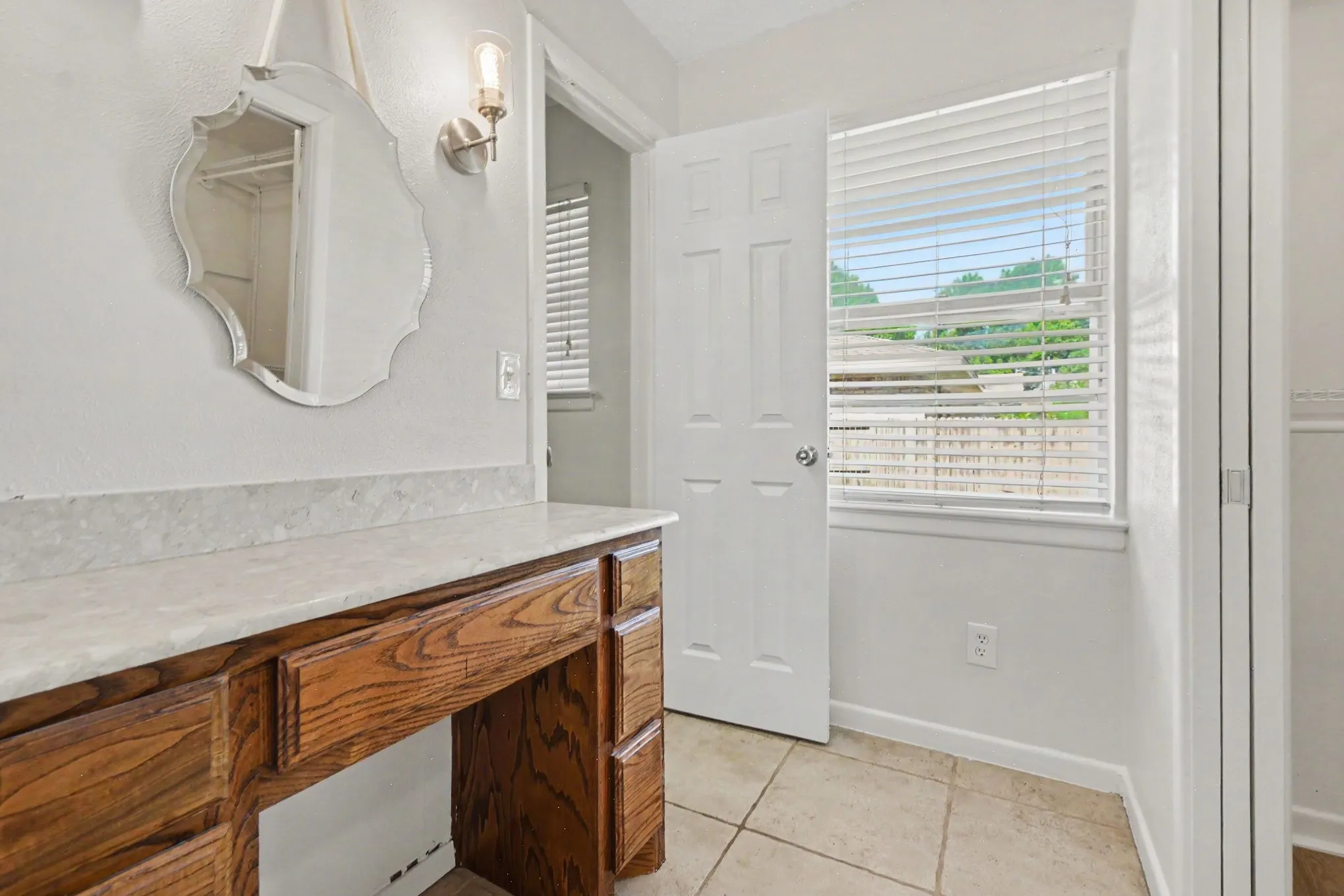 Single Family Residence For Sale in Dallas County , 1303 Charleston Drive, Garland, Texas 75041, 4 Bedroom, 2 Bathroom, 1 Garage spaces, 2,062 Sqft, built in 1961, mls#21323727, Real Estate Agent in Garland, Homes For Sale in Dallas county, Homes For Sale in Garland, Realtor in Garland Texas, Real Estate Brokerage Independent Realty Texas, Luminita Cordes Realtor