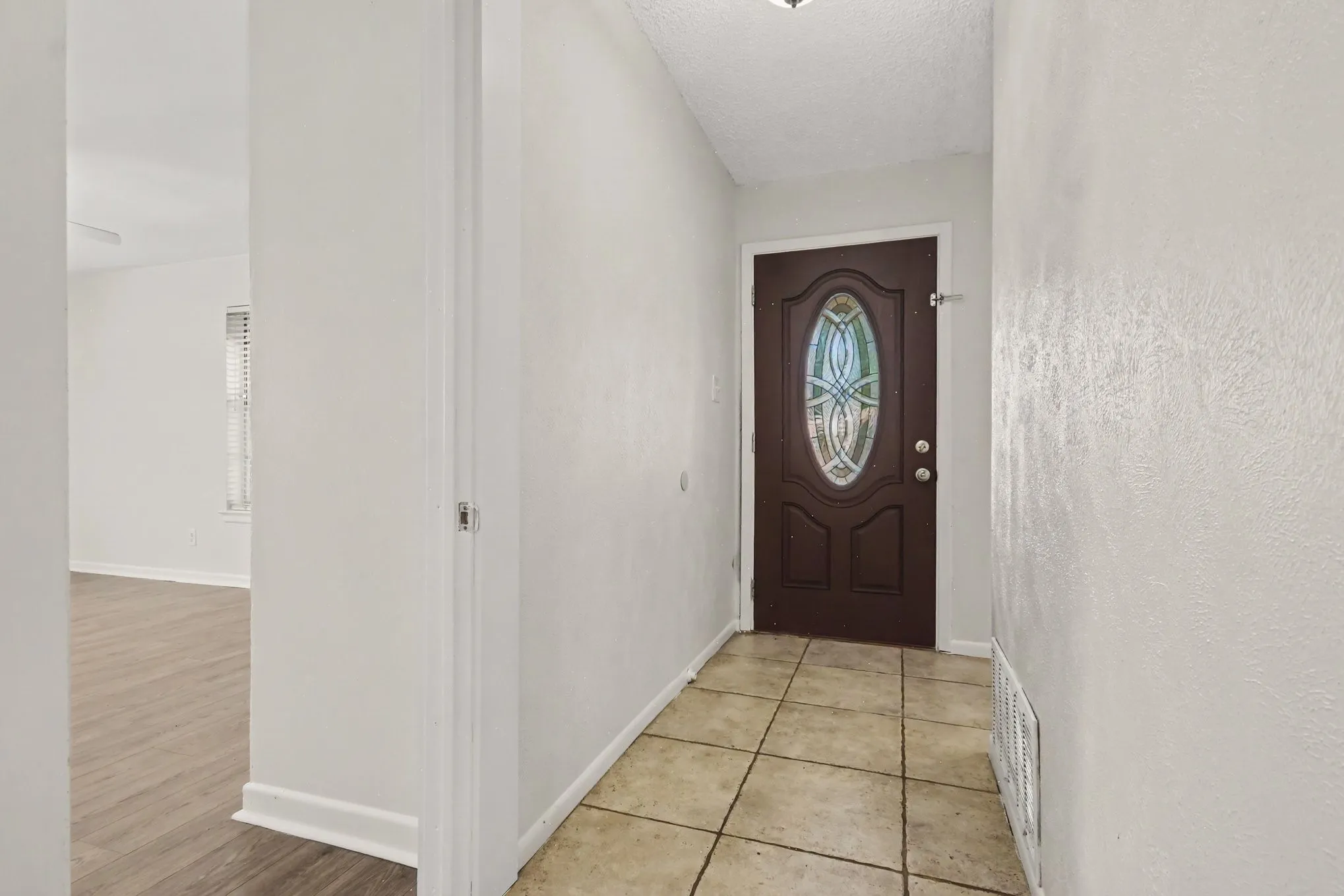 Single Family Residence For Sale in Dallas County , 1303 Charleston Drive, Garland, Texas 75041, 4 Bedroom, 2 Bathroom, 1 Garage spaces, 2,062 Sqft, built in 1961, mls#21323727, Real Estate Agent in Garland, Homes For Sale in Dallas county, Homes For Sale in Garland, Realtor in Garland Texas, Real Estate Brokerage Independent Realty Texas, Luminita Cordes Realtor