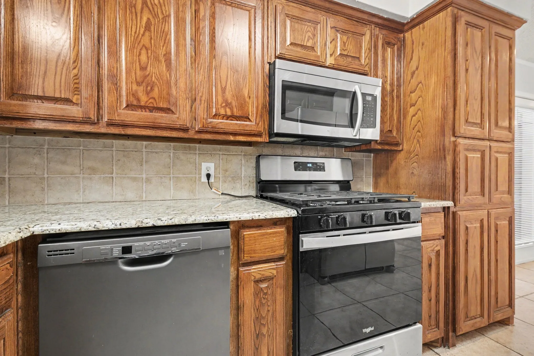 Single Family Residence For Sale in Dallas County , 1303 Charleston Drive, Garland, Texas 75041, 4 Bedroom, 2 Bathroom, 1 Garage spaces, 2,062 Sqft, built in 1961, mls#21323727, Real Estate Agent in Garland, Homes For Sale in Dallas county, Homes For Sale in Garland, Realtor in Garland Texas, Real Estate Brokerage Independent Realty Texas, Luminita Cordes Realtor