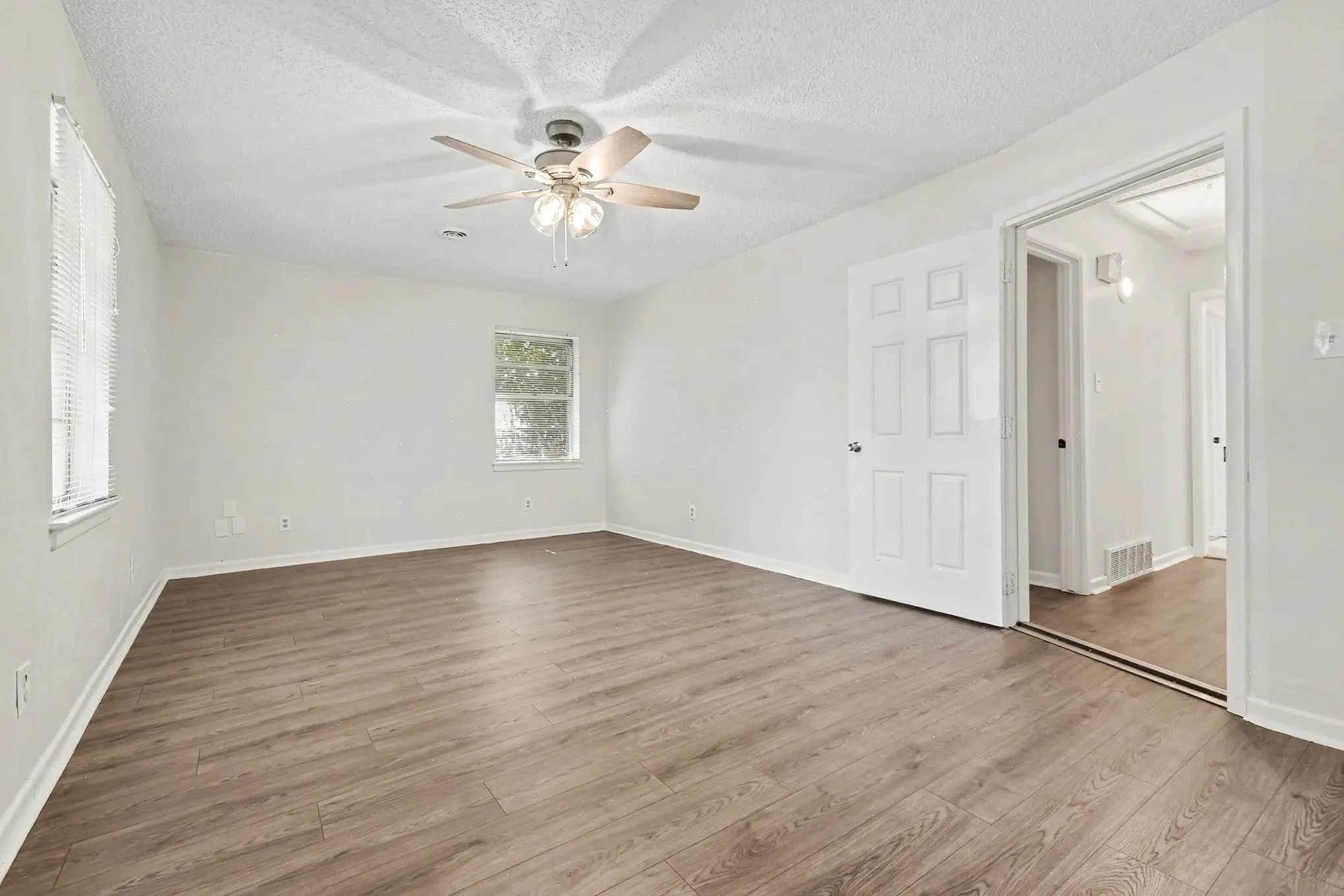 Single Family Residence For Sale in Dallas County , 1303 Charleston Drive, Garland, Texas 75041, 4 Bedroom, 2 Bathroom, 1 Garage spaces, 2,062 Sqft, built in 1961, mls#21323727, Real Estate Agent in Garland, Homes For Sale in Dallas county, Homes For Sale in Garland, Realtor in Garland Texas, Real Estate Brokerage Independent Realty Texas, Luminita Cordes Realtor