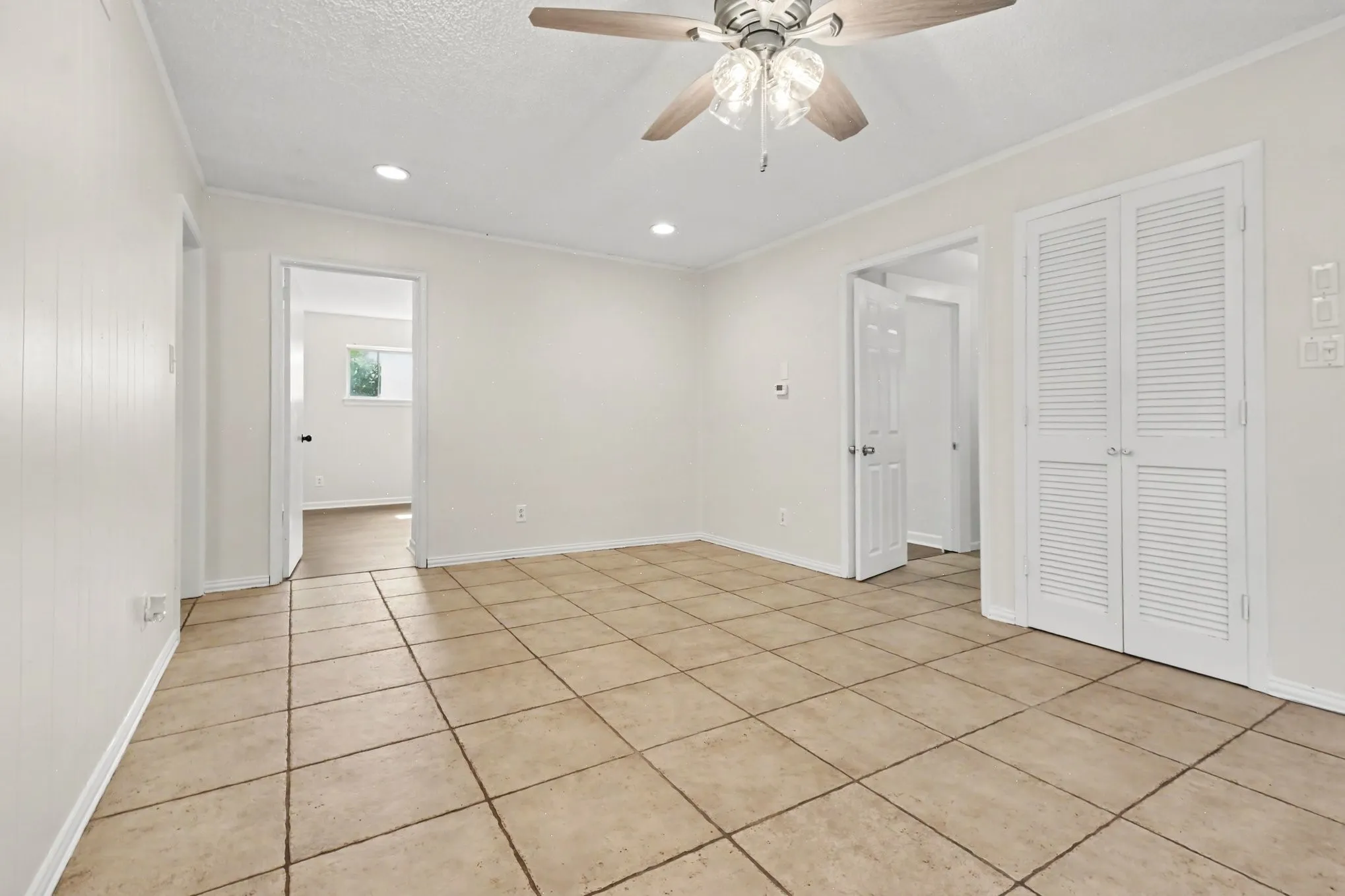Single Family Residence For Sale in Dallas County , 1303 Charleston Drive, Garland, Texas 75041, 4 Bedroom, 2 Bathroom, 1 Garage spaces, 2,062 Sqft, built in 1961, mls#21323727, Real Estate Agent in Garland, Homes For Sale in Dallas county, Homes For Sale in Garland, Realtor in Garland Texas, Real Estate Brokerage Independent Realty Texas, Luminita Cordes Realtor