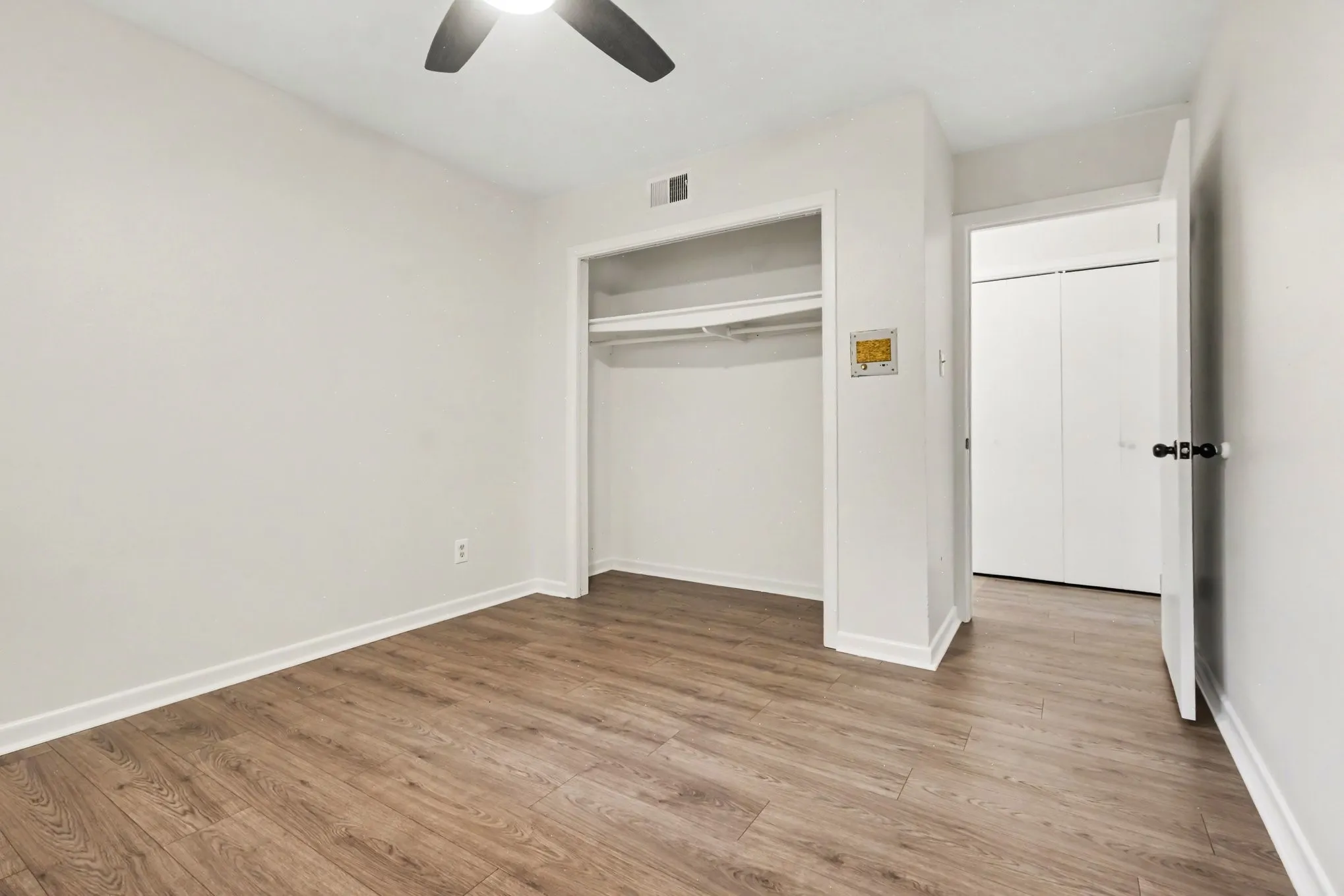 Single Family Residence For Sale in Dallas County , 1303 Charleston Drive, Garland, Texas 75041, 4 Bedroom, 2 Bathroom, 1 Garage spaces, 2,062 Sqft, built in 1961, mls#21323727, Real Estate Agent in Garland, Homes For Sale in Dallas county, Homes For Sale in Garland, Realtor in Garland Texas, Real Estate Brokerage Independent Realty Texas, Luminita Cordes Realtor
