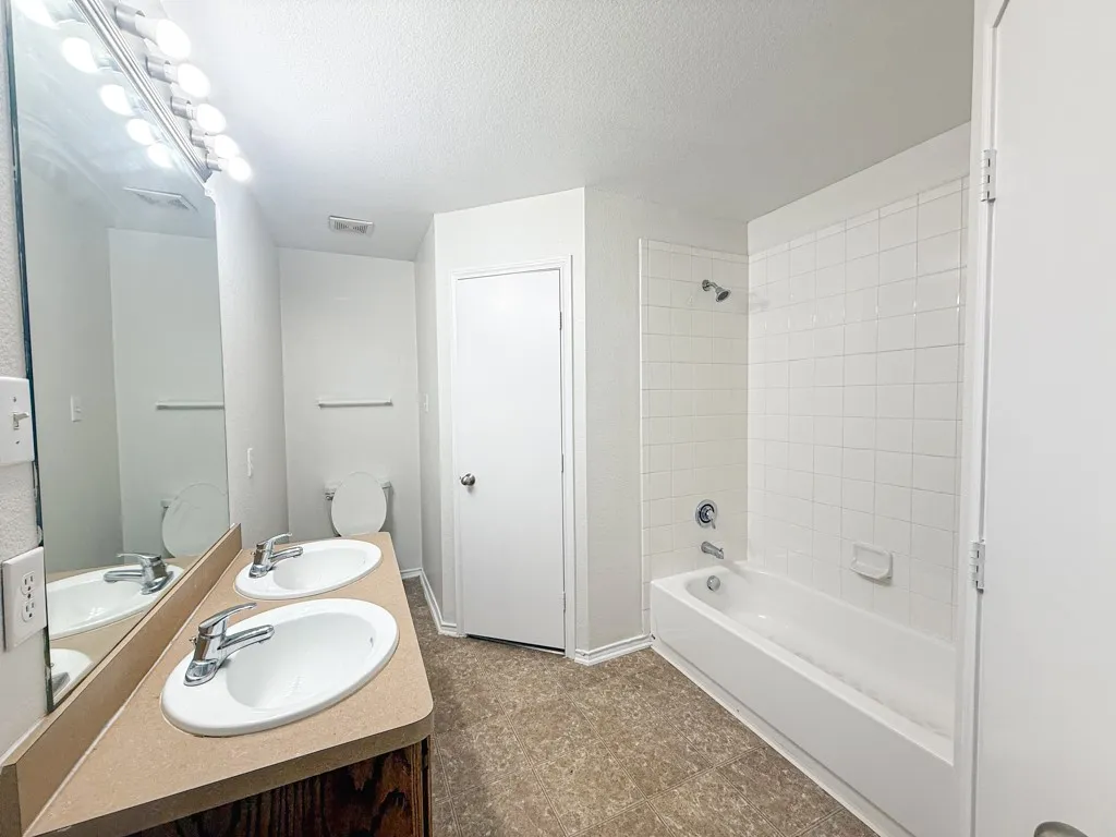 Single Family Residence For Rent in Dallas County , 3129 Appaloosa Drive, Dallas, Texas 75237, 4 Bedroom, 2 Bathroom, 2 Garage spaces, 1,528 Sqft, built in 2010, mls#21323908, Real Estate Agent in Dallas, Homes For Rent in Dallas county, Homes For Rent in Dallas, Realtor in Dallas Texas, Real Estate Brokerage Independent Realty Texas, Luminita Cordes Realtor