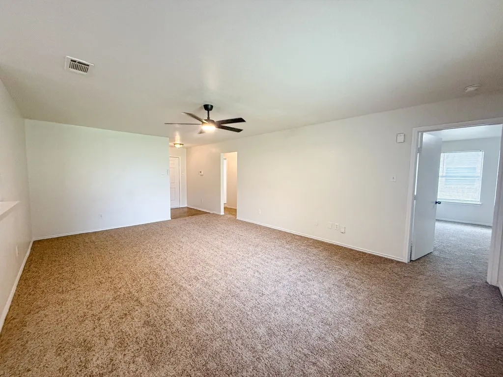 Single Family Residence For Rent in Dallas County , 3129 Appaloosa Drive, Dallas, Texas 75237, 4 Bedroom, 2 Bathroom, 2 Garage spaces, 1,528 Sqft, built in 2010, mls#21323908, Real Estate Agent in Dallas, Homes For Rent in Dallas county, Homes For Rent in Dallas, Realtor in Dallas Texas, Real Estate Brokerage Independent Realty Texas, Luminita Cordes Realtor