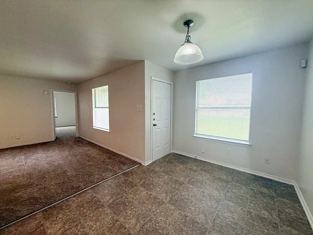Single Family Residence For Rent in Dallas County , 3129 Appaloosa Drive, Dallas, Texas 75237, 4 Bedroom, 2 Bathroom, 2 Garage spaces, 1,528 Sqft, built in 2010, mls#21323908, Real Estate Agent in Dallas, Homes For Rent in Dallas county, Homes For Rent in Dallas, Realtor in Dallas Texas, Real Estate Brokerage Independent Realty Texas, Luminita Cordes Realtor