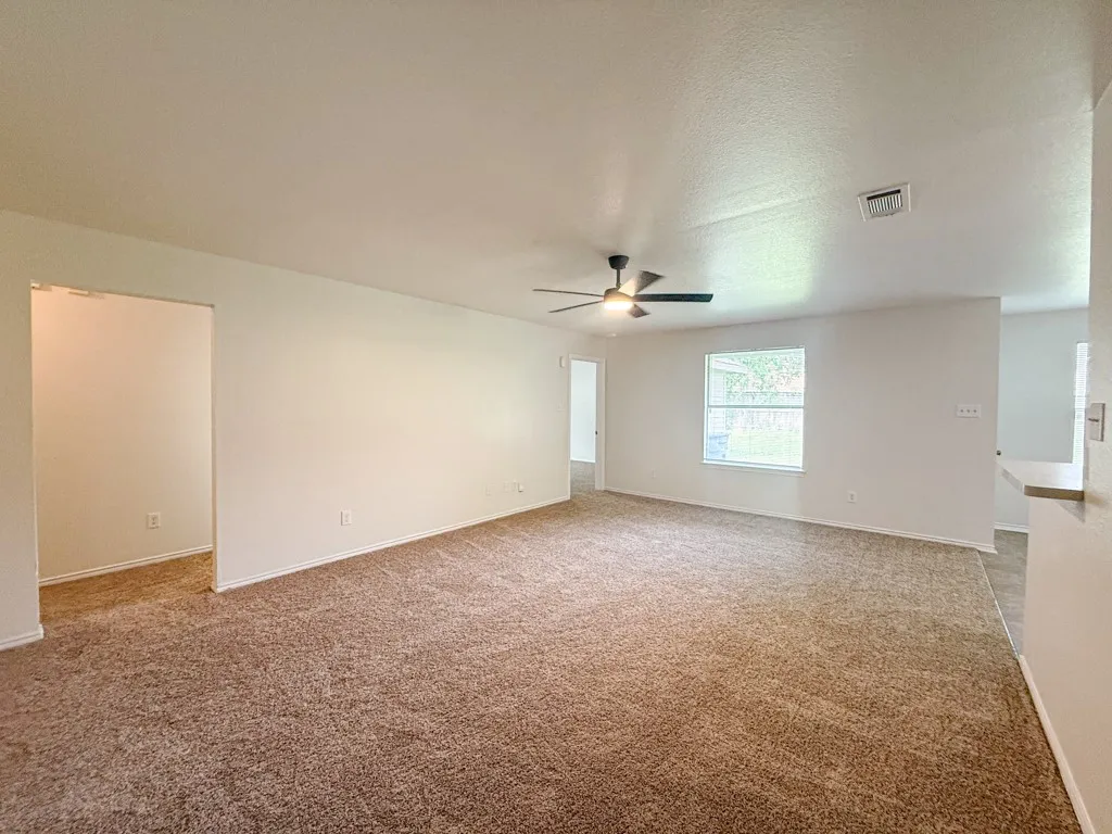 Single Family Residence For Rent in Dallas County , 3129 Appaloosa Drive, Dallas, Texas 75237, 4 Bedroom, 2 Bathroom, 2 Garage spaces, 1,528 Sqft, built in 2010, mls#21323908, Real Estate Agent in Dallas, Homes For Rent in Dallas county, Homes For Rent in Dallas, Realtor in Dallas Texas, Real Estate Brokerage Independent Realty Texas, Luminita Cordes Realtor