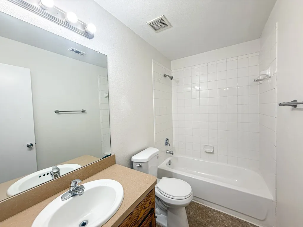Single Family Residence For Rent in Dallas County , 3129 Appaloosa Drive, Dallas, Texas 75237, 4 Bedroom, 2 Bathroom, 2 Garage spaces, 1,528 Sqft, built in 2010, mls#21323908, Real Estate Agent in Dallas, Homes For Rent in Dallas county, Homes For Rent in Dallas, Realtor in Dallas Texas, Real Estate Brokerage Independent Realty Texas, Luminita Cordes Realtor