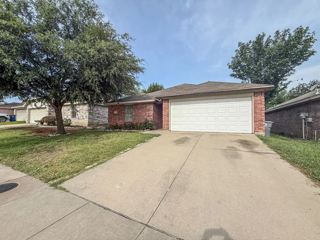 Single Family Residence For Rent in Dallas County , 3129 Appaloosa Drive, Dallas, Texas 75237, 4 Bedroom, 2 Bathroom, 2 Garage spaces, 1,528 Sqft, built in 2010, mls#21323908, Real Estate Agent in Dallas, Homes For Rent in Dallas county, Homes For Rent in Dallas, Realtor in Dallas Texas, Real Estate Brokerage Independent Realty Texas, Luminita Cordes Realtor