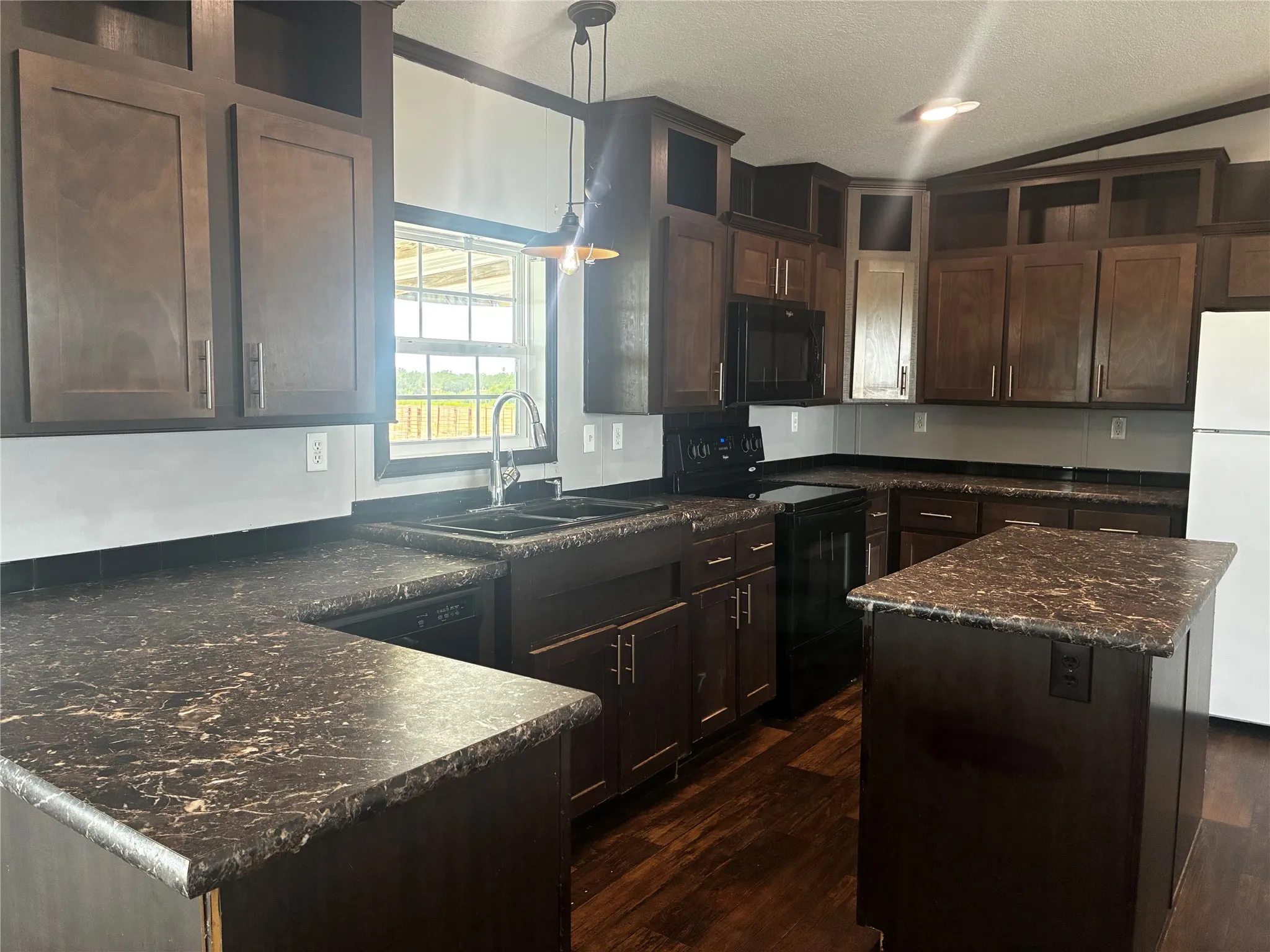 Manufactured Home For Sale in Lampasas County , 389 County Road 1281, Lampasas, Texas 76550, 4 Bedroom, 3 Bathroom, Garage spaces, 2,176 Sqft, built in 2016, mls#21323713, Real Estate Agent in Lampasas, Homes For Sale in Lampasas county, Homes For Sale in Lampasas, Realtor in Lampasas Texas, Real Estate Brokerage Independent Realty Texas, Luminita Cordes Realtor