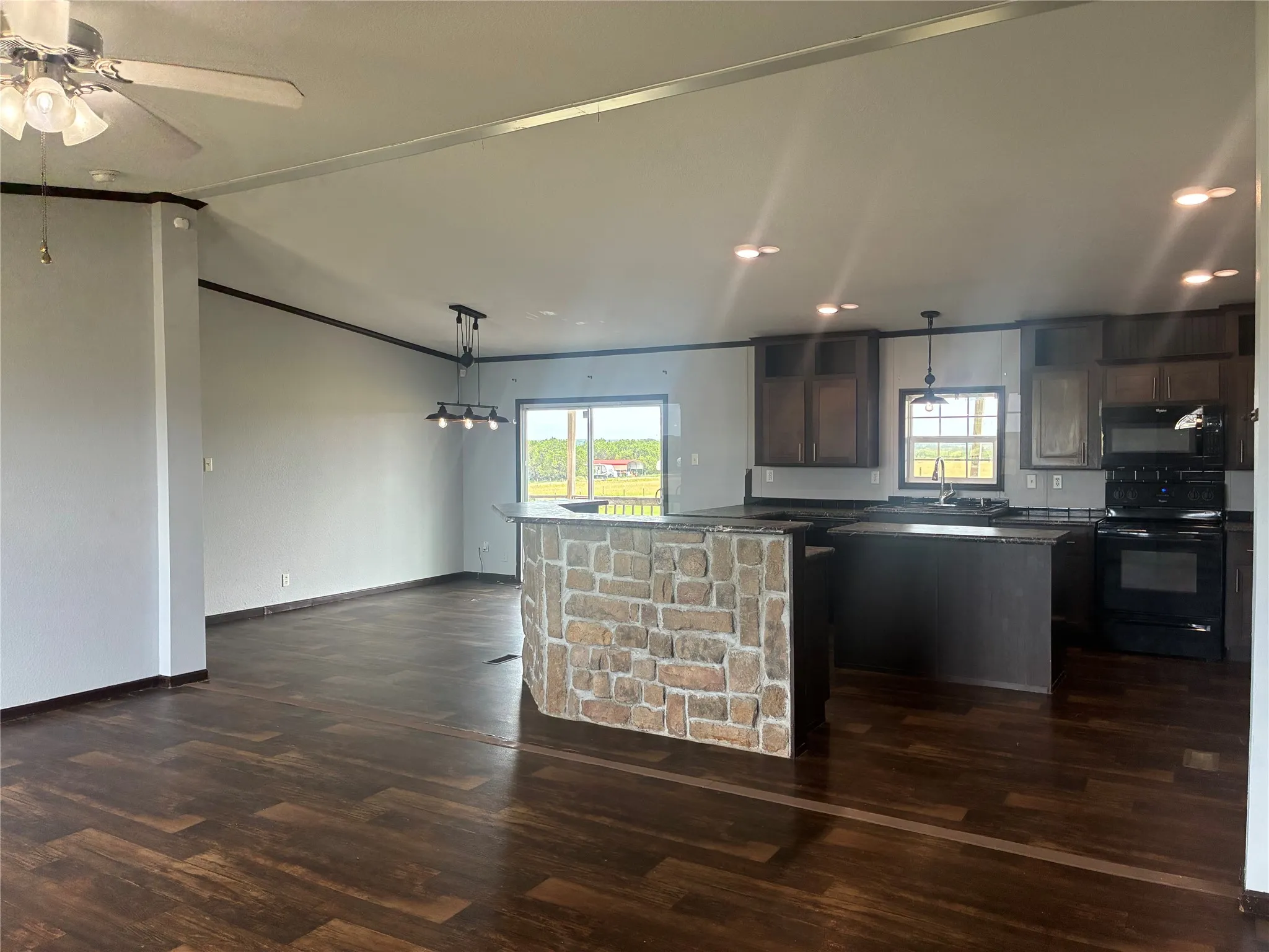 Manufactured Home For Sale in Lampasas County , 389 County Road 1281, Lampasas, Texas 76550, 4 Bedroom, 3 Bathroom, Garage spaces, 2,176 Sqft, built in 2016, mls#21323713, Real Estate Agent in Lampasas, Homes For Sale in Lampasas county, Homes For Sale in Lampasas, Realtor in Lampasas Texas, Real Estate Brokerage Independent Realty Texas, Luminita Cordes Realtor