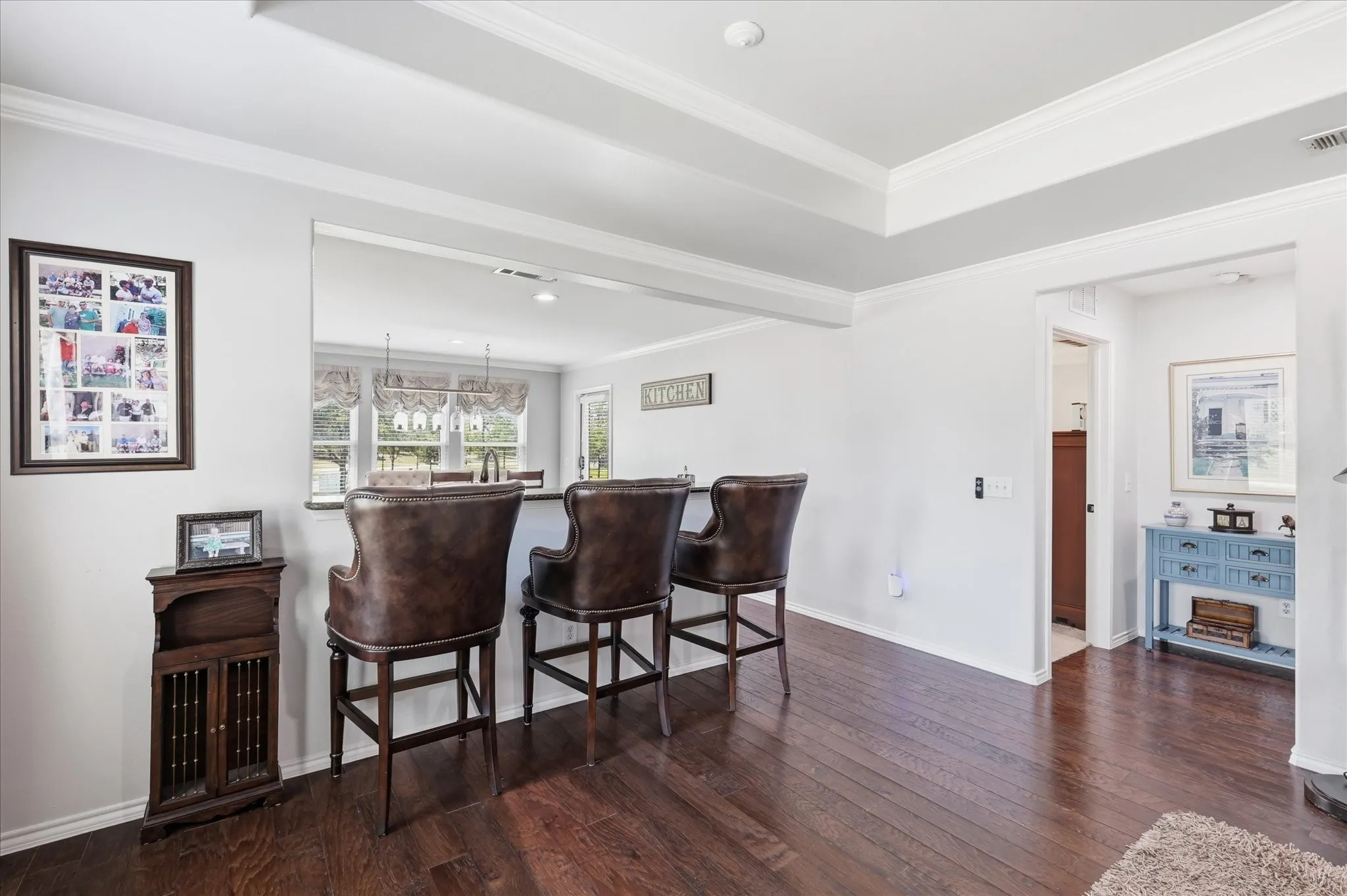 Dining Room with Breakfast Bar