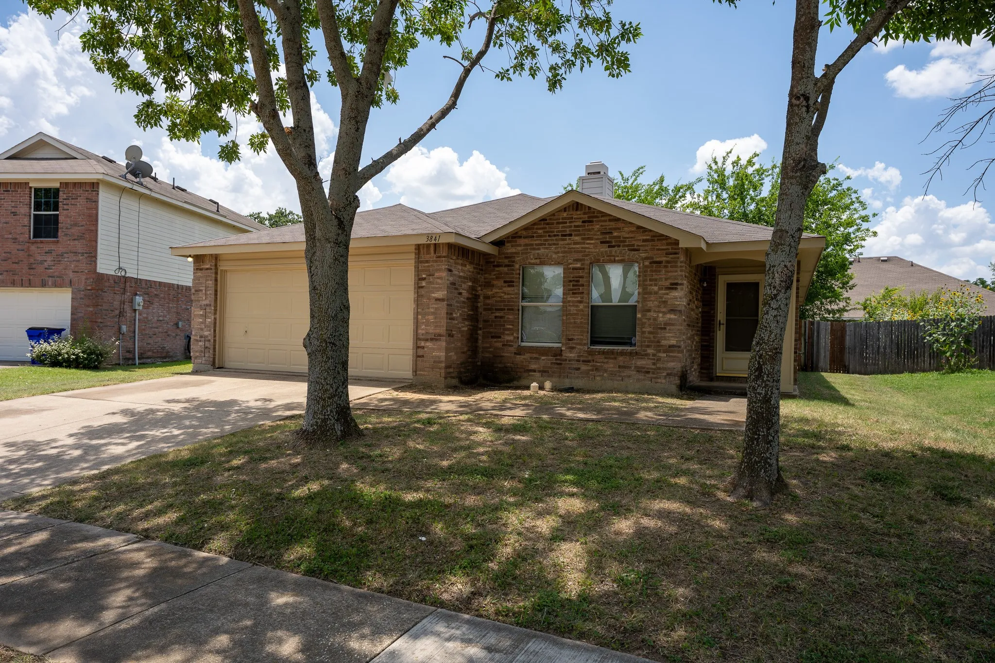 Single Family Residence For Rent in Dallas County , 3841 Meredith Lane, Balch Springs, Texas 75180, 3 Bedroom, 2 Bathroom, 2 Garage spaces, 1,690 Sqft, built in 2003, mls#21323932, Real Estate Agent in Balch Springs, Homes For Rent in Dallas county, Homes For Rent in Balch Springs, Realtor in Balch Springs Texas, Real Estate Brokerage Independent Realty Texas, Luminita Cordes Realtor