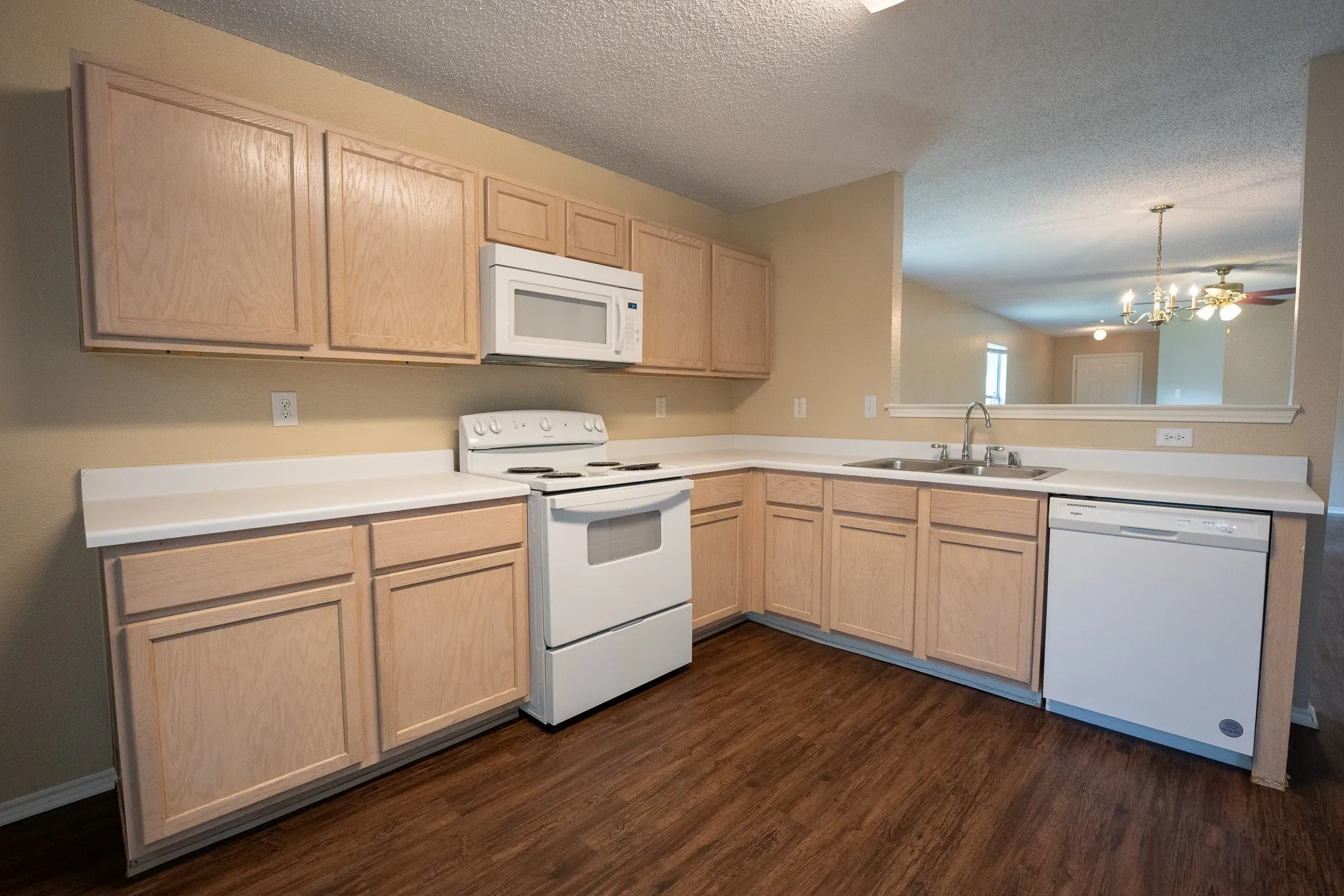 Single Family Residence For Rent in Dallas County , 3841 Meredith Lane, Balch Springs, Texas 75180, 3 Bedroom, 2 Bathroom, 2 Garage spaces, 1,690 Sqft, built in 2003, mls#21323932, Real Estate Agent in Balch Springs, Homes For Rent in Dallas county, Homes For Rent in Balch Springs, Realtor in Balch Springs Texas, Real Estate Brokerage Independent Realty Texas, Luminita Cordes Realtor