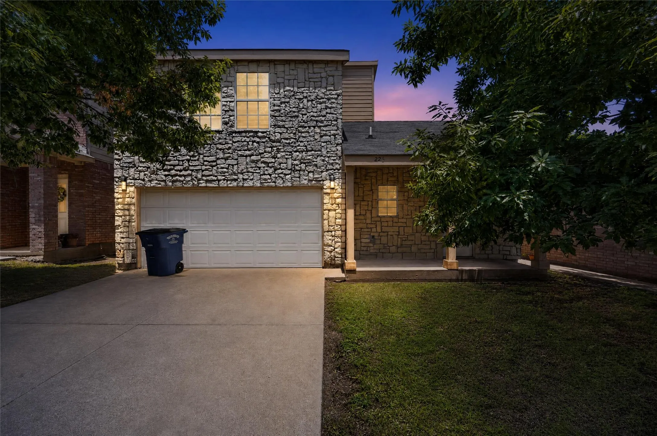 Single Family Residence For Sale in Dallas County , 226 Cliff Heights Circle, Dallas, Texas 75241, 5 Bedroom, 2 Bathroom, 2 Garage spaces, 1,543 Sqft, built in 2006, mls#21322148, Real Estate Agent in Dallas, Homes For Sale in Dallas county, Homes For Sale in Dallas, Realtor in Dallas Texas, Real Estate Brokerage Independent Realty Texas, Luminita Cordes Realtor
