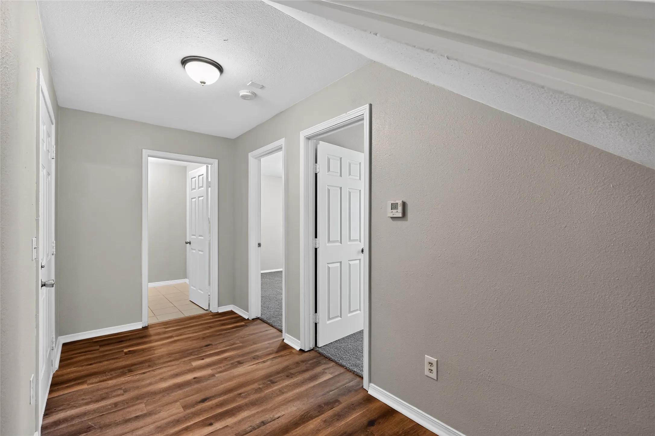 Single Family Residence For Sale in Dallas County , 226 Cliff Heights Circle, Dallas, Texas 75241, 5 Bedroom, 2 Bathroom, 2 Garage spaces, 1,543 Sqft, built in 2006, mls#21322148, Real Estate Agent in Dallas, Homes For Sale in Dallas county, Homes For Sale in Dallas, Realtor in Dallas Texas, Real Estate Brokerage Independent Realty Texas, Luminita Cordes Realtor