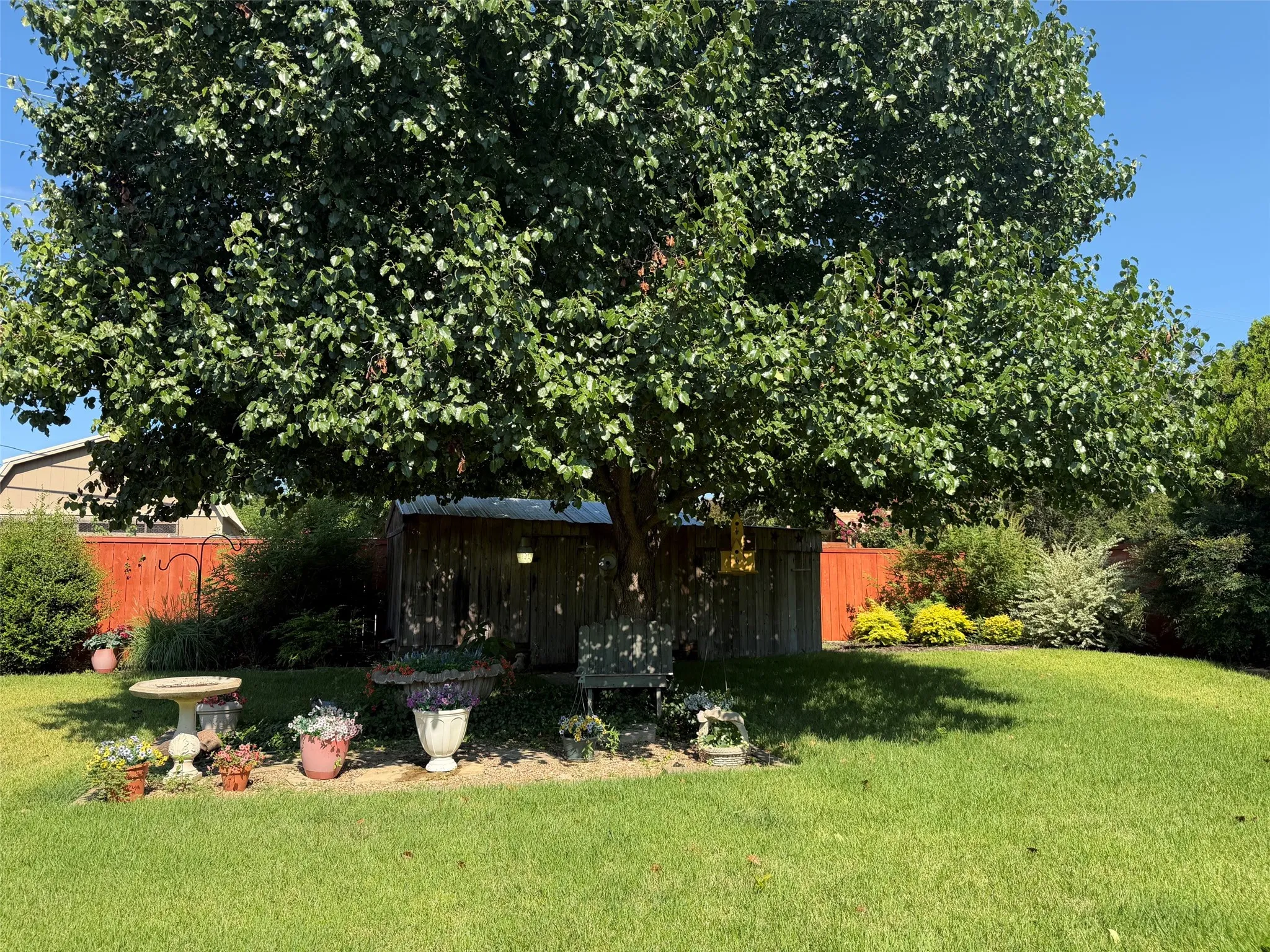 Single Family Residence For Sale in Young County , 1016 Cliff Drive, Graham, Texas 76450, 3 Bedroom, 2 Bathroom, Garage spaces, 2,135 Sqft, built in 1985, mls#21323820, Real Estate Agent in Graham, Homes For Sale in Young county, Homes For Sale in Graham, Realtor in Graham Texas, Real Estate Brokerage Independent Realty Texas, Luminita Cordes Realtor