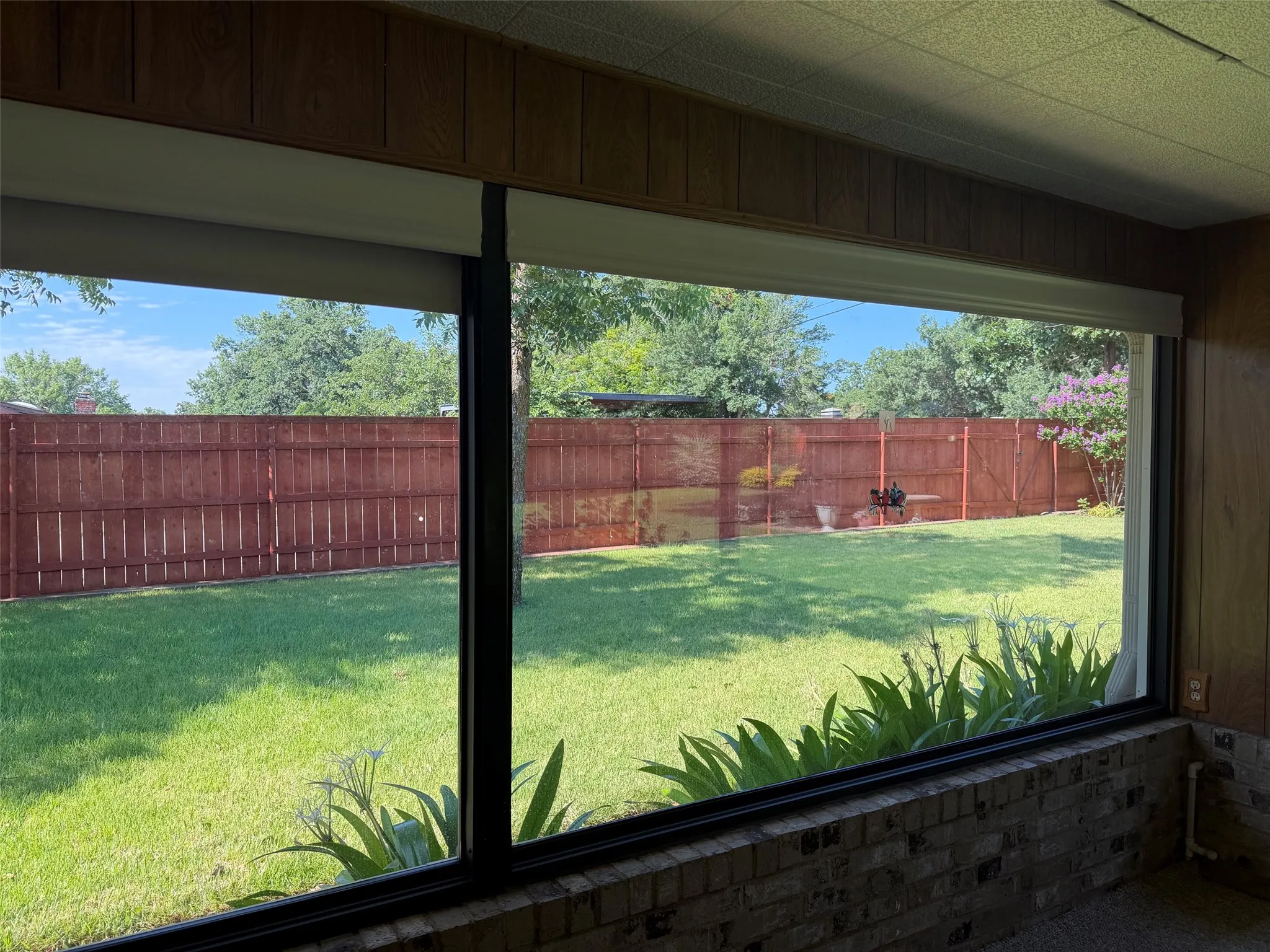Single Family Residence For Sale in Young County , 1016 Cliff Drive, Graham, Texas 76450, 3 Bedroom, 2 Bathroom, Garage spaces, 2,135 Sqft, built in 1985, mls#21323820, Real Estate Agent in Graham, Homes For Sale in Young county, Homes For Sale in Graham, Realtor in Graham Texas, Real Estate Brokerage Independent Realty Texas, Luminita Cordes Realtor