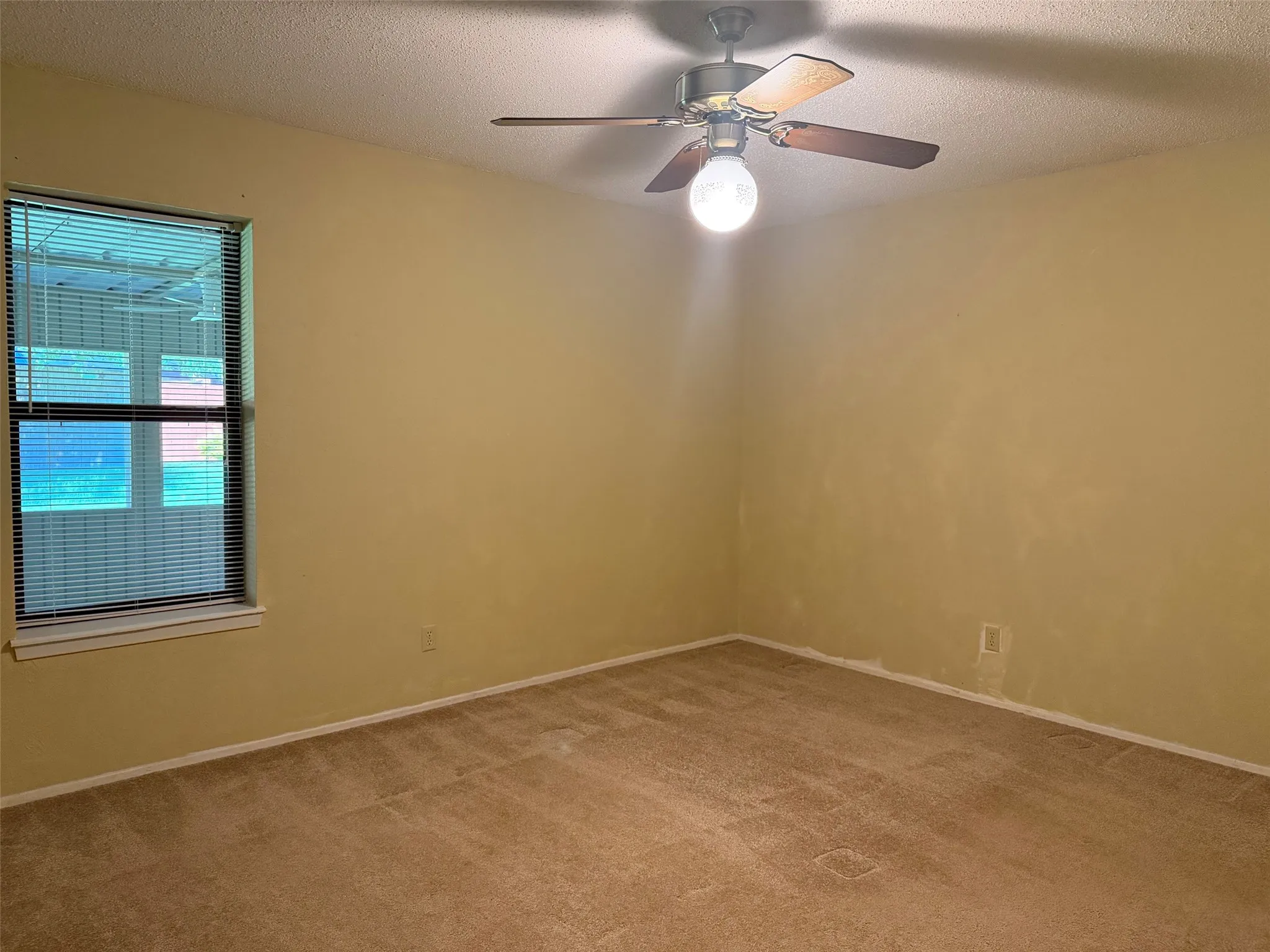 Single Family Residence For Sale in Young County , 1016 Cliff Drive, Graham, Texas 76450, 3 Bedroom, 2 Bathroom, Garage spaces, 2,135 Sqft, built in 1985, mls#21323820, Real Estate Agent in Graham, Homes For Sale in Young county, Homes For Sale in Graham, Realtor in Graham Texas, Real Estate Brokerage Independent Realty Texas, Luminita Cordes Realtor
