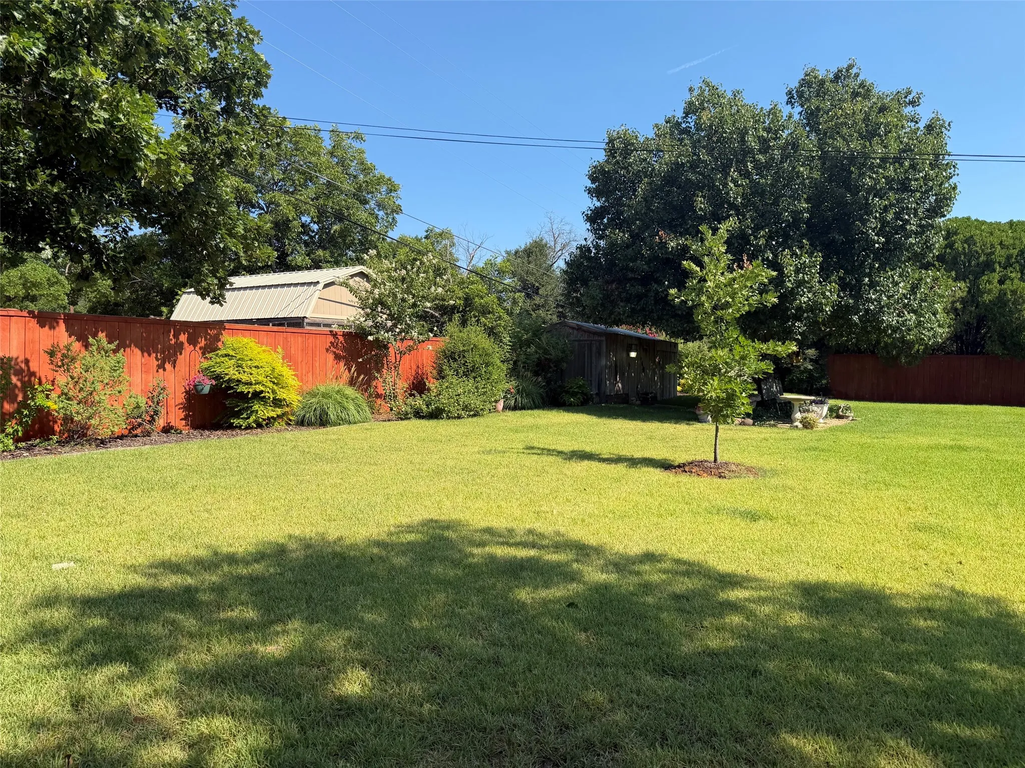 Single Family Residence For Sale in Young County , 1016 Cliff Drive, Graham, Texas 76450, 3 Bedroom, 2 Bathroom, Garage spaces, 2,135 Sqft, built in 1985, mls#21323820, Real Estate Agent in Graham, Homes For Sale in Young county, Homes For Sale in Graham, Realtor in Graham Texas, Real Estate Brokerage Independent Realty Texas, Luminita Cordes Realtor