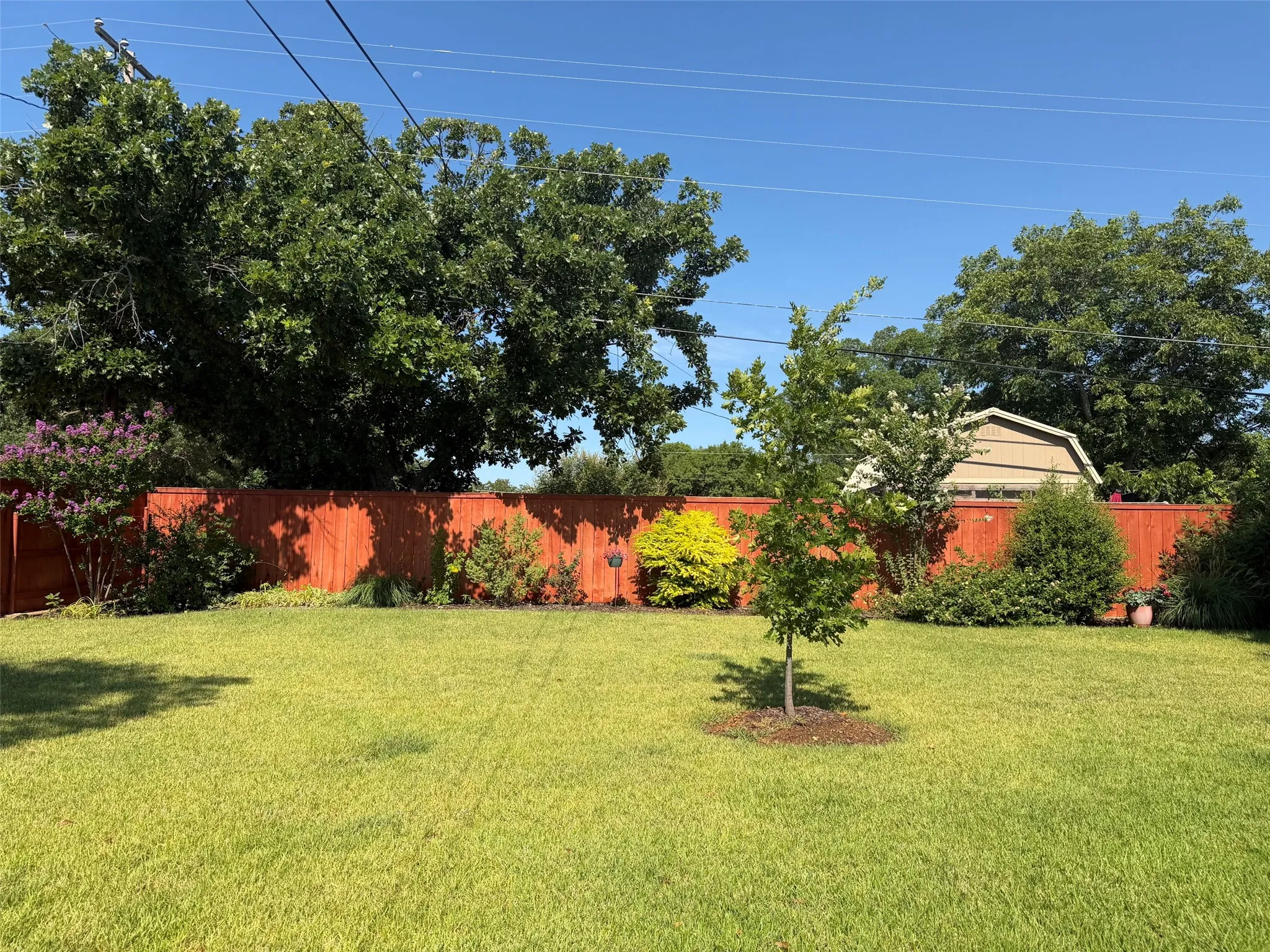 Single Family Residence For Sale in Young County , 1016 Cliff Drive, Graham, Texas 76450, 3 Bedroom, 2 Bathroom, Garage spaces, 2,135 Sqft, built in 1985, mls#21323820, Real Estate Agent in Graham, Homes For Sale in Young county, Homes For Sale in Graham, Realtor in Graham Texas, Real Estate Brokerage Independent Realty Texas, Luminita Cordes Realtor