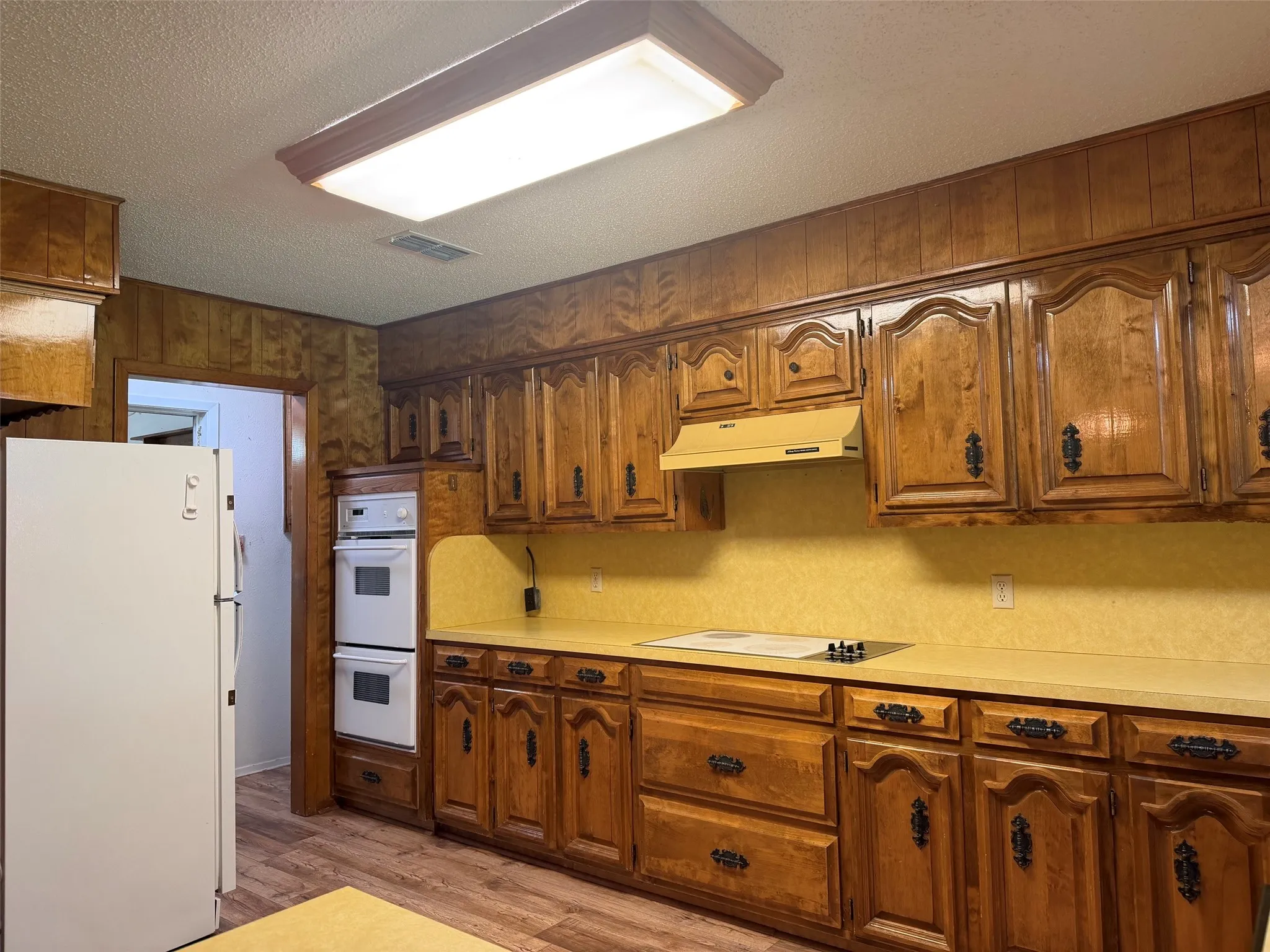 Single Family Residence For Sale in Young County , 1016 Cliff Drive, Graham, Texas 76450, 3 Bedroom, 2 Bathroom, Garage spaces, 2,135 Sqft, built in 1985, mls#21323820, Real Estate Agent in Graham, Homes For Sale in Young county, Homes For Sale in Graham, Realtor in Graham Texas, Real Estate Brokerage Independent Realty Texas, Luminita Cordes Realtor