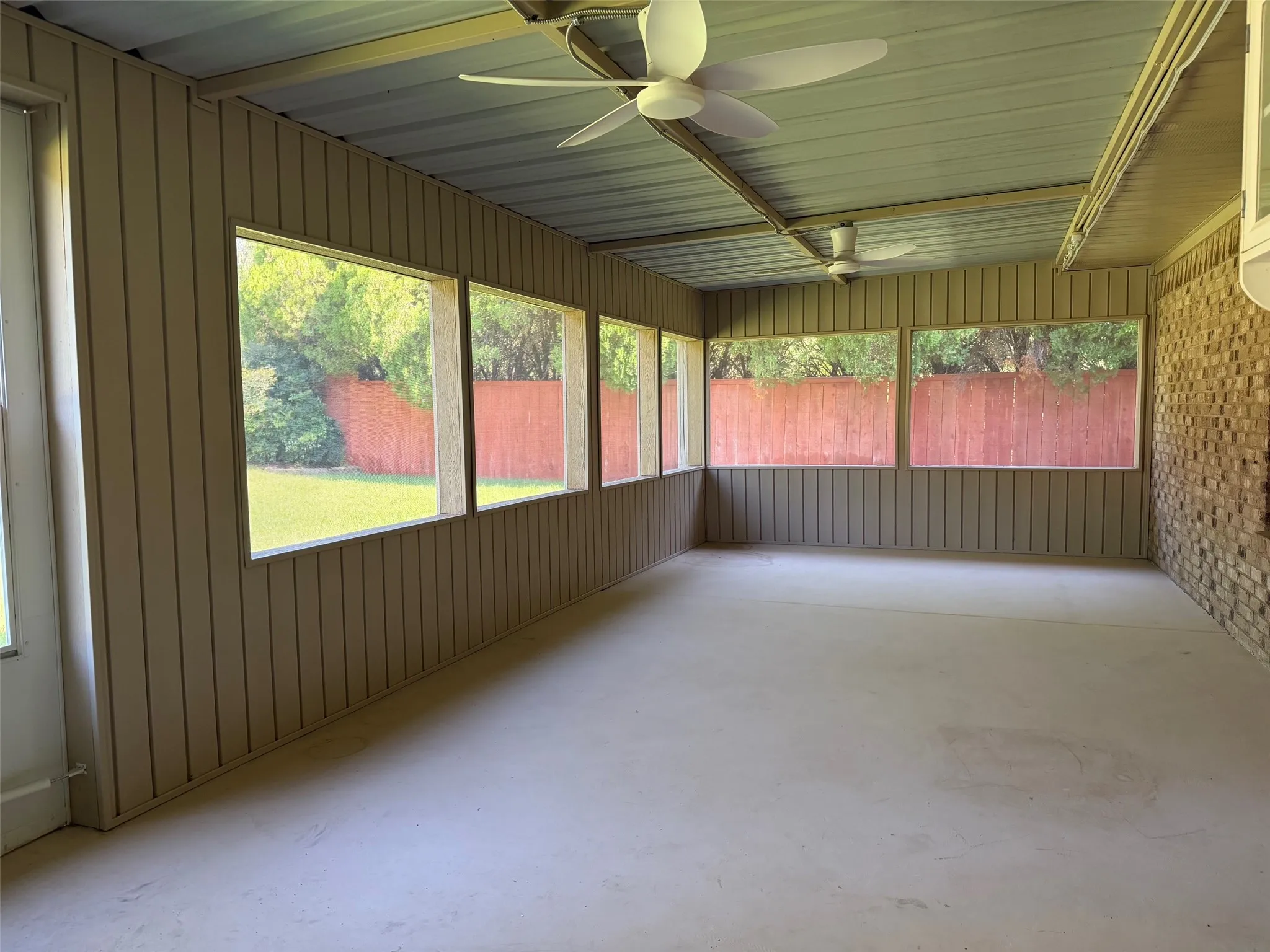 Single Family Residence For Sale in Young County , 1016 Cliff Drive, Graham, Texas 76450, 3 Bedroom, 2 Bathroom, Garage spaces, 2,135 Sqft, built in 1985, mls#21323820, Real Estate Agent in Graham, Homes For Sale in Young county, Homes For Sale in Graham, Realtor in Graham Texas, Real Estate Brokerage Independent Realty Texas, Luminita Cordes Realtor