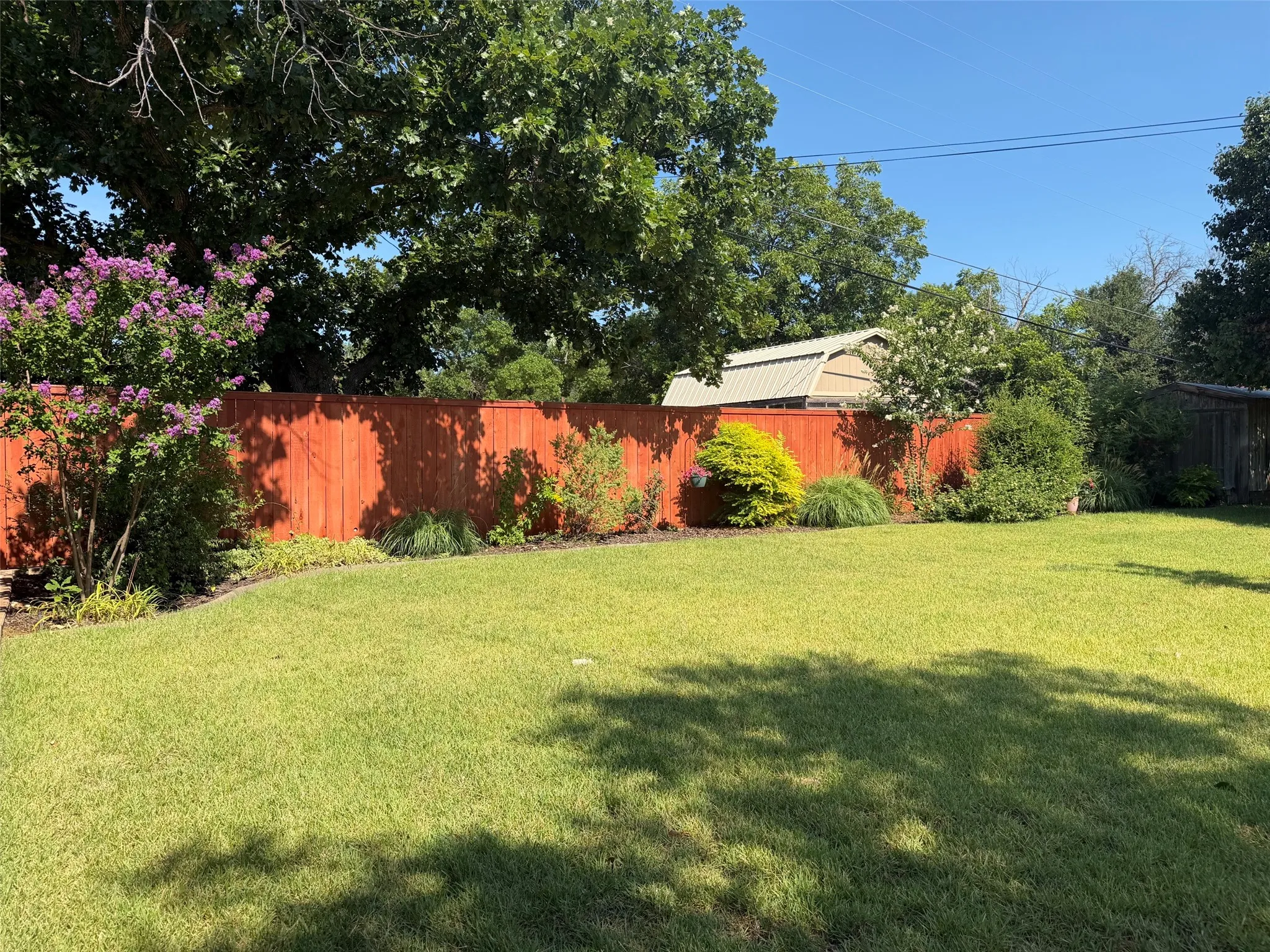 Single Family Residence For Sale in Young County , 1016 Cliff Drive, Graham, Texas 76450, 3 Bedroom, 2 Bathroom, Garage spaces, 2,135 Sqft, built in 1985, mls#21323820, Real Estate Agent in Graham, Homes For Sale in Young county, Homes For Sale in Graham, Realtor in Graham Texas, Real Estate Brokerage Independent Realty Texas, Luminita Cordes Realtor
