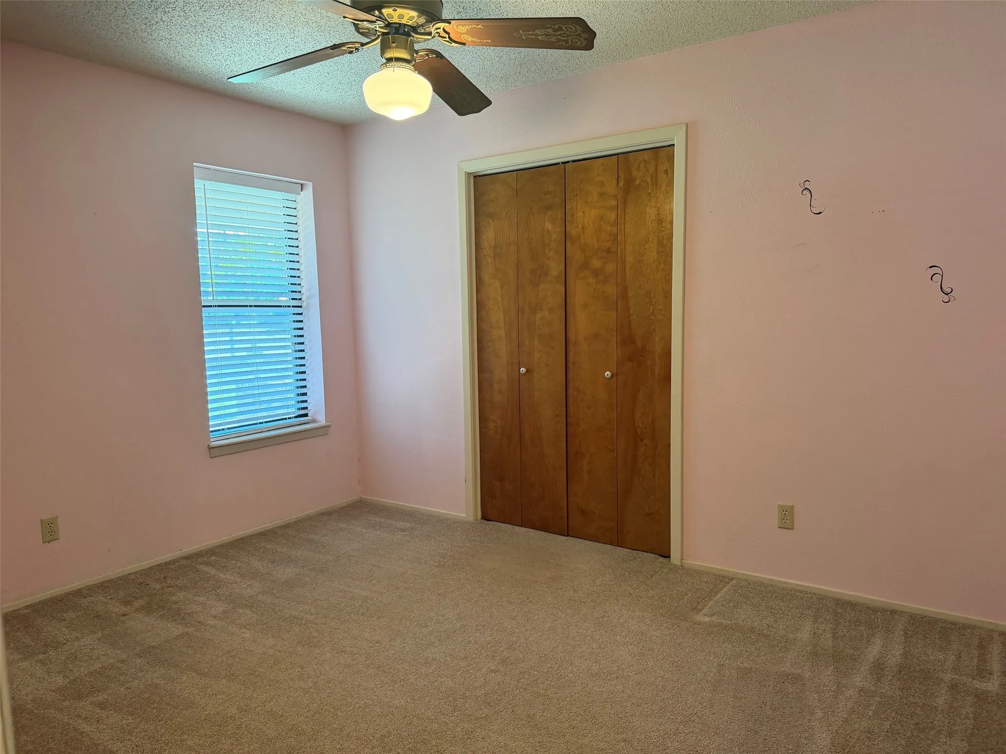 Single Family Residence For Sale in Young County , 1016 Cliff Drive, Graham, Texas 76450, 3 Bedroom, 2 Bathroom, Garage spaces, 2,135 Sqft, built in 1985, mls#21323820, Real Estate Agent in Graham, Homes For Sale in Young county, Homes For Sale in Graham, Realtor in Graham Texas, Real Estate Brokerage Independent Realty Texas, Luminita Cordes Realtor