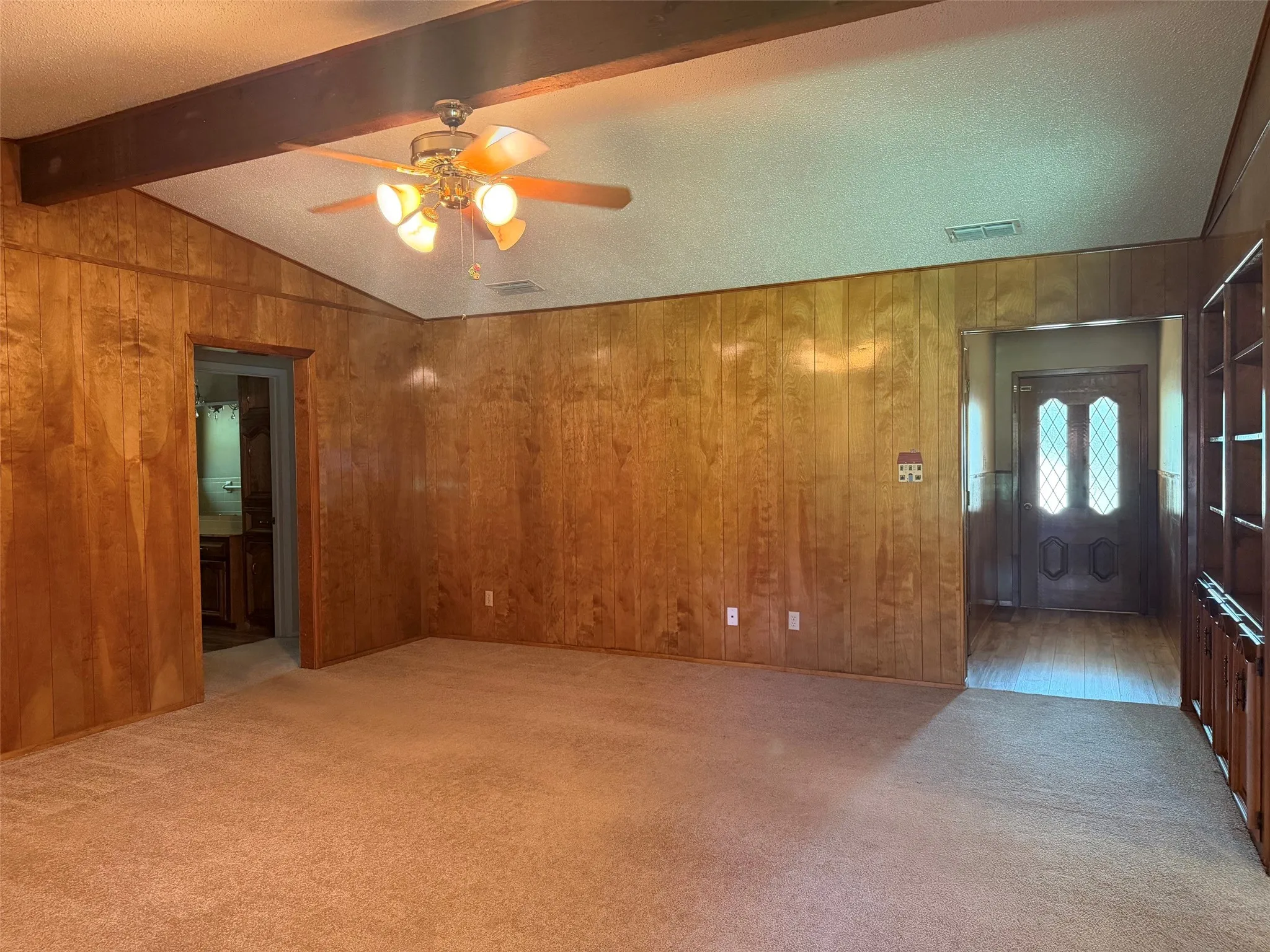 Single Family Residence For Sale in Young County , 1016 Cliff Drive, Graham, Texas 76450, 3 Bedroom, 2 Bathroom, Garage spaces, 2,135 Sqft, built in 1985, mls#21323820, Real Estate Agent in Graham, Homes For Sale in Young county, Homes For Sale in Graham, Realtor in Graham Texas, Real Estate Brokerage Independent Realty Texas, Luminita Cordes Realtor