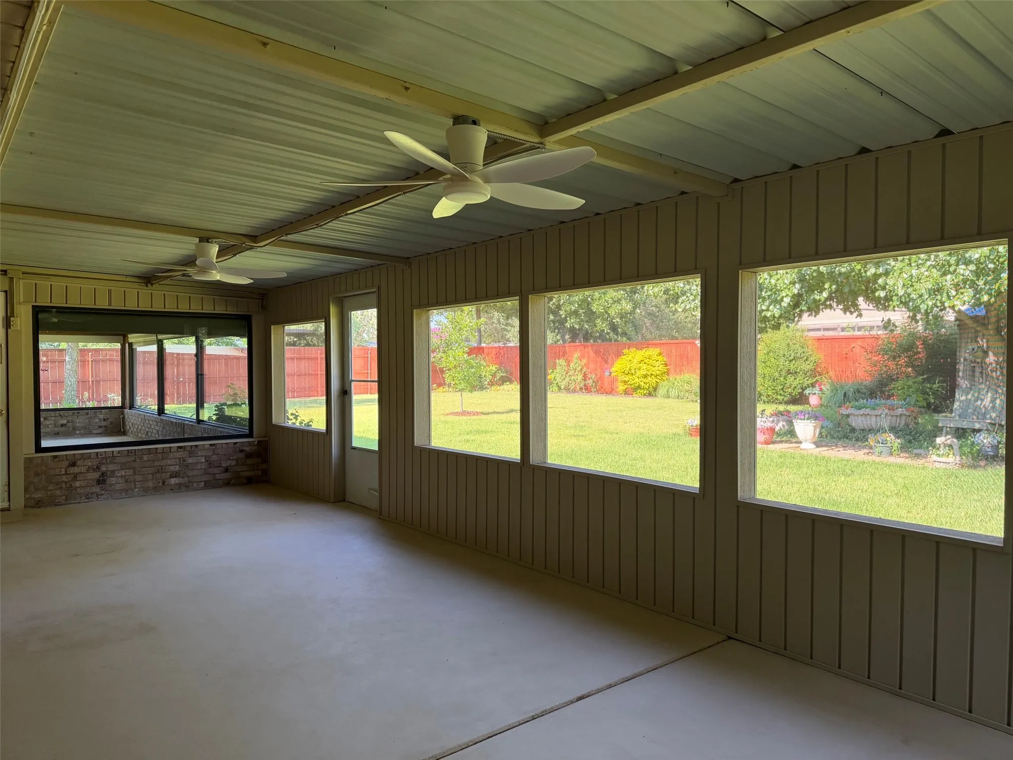 Single Family Residence For Sale in Young County , 1016 Cliff Drive, Graham, Texas 76450, 3 Bedroom, 2 Bathroom, Garage spaces, 2,135 Sqft, built in 1985, mls#21323820, Real Estate Agent in Graham, Homes For Sale in Young county, Homes For Sale in Graham, Realtor in Graham Texas, Real Estate Brokerage Independent Realty Texas, Luminita Cordes Realtor