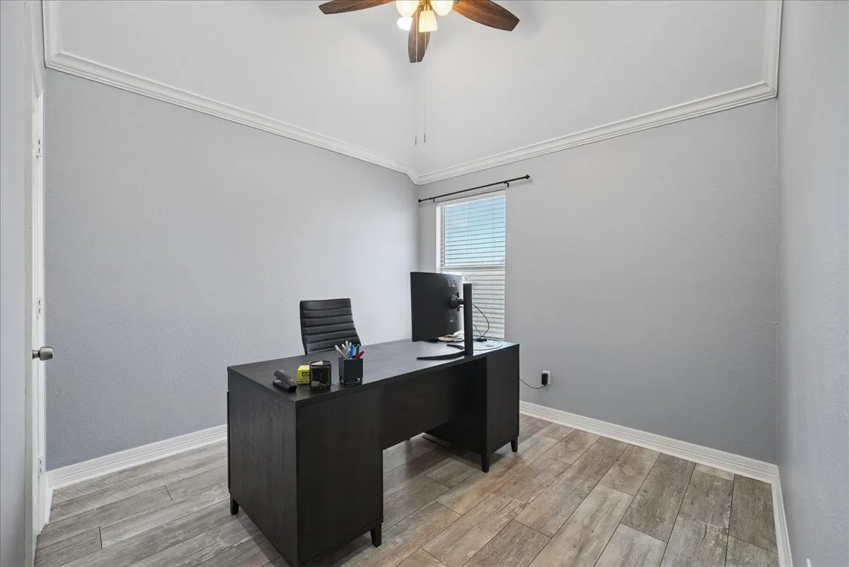 Single Family Residence For Rent in Denton County , 3173 Riverside Drive, Carrollton, Texas 75007, 3 Bedroom, 3 Bathroom, 2 Garage spaces, 1,536 Sqft, built in 1995, mls#21320082, Real Estate Agent in Carrollton, Homes For Rent in Denton county, Homes For Rent in Carrollton, Realtor in Carrollton Texas, Real Estate Brokerage Independent Realty Texas, Luminita Cordes Realtor