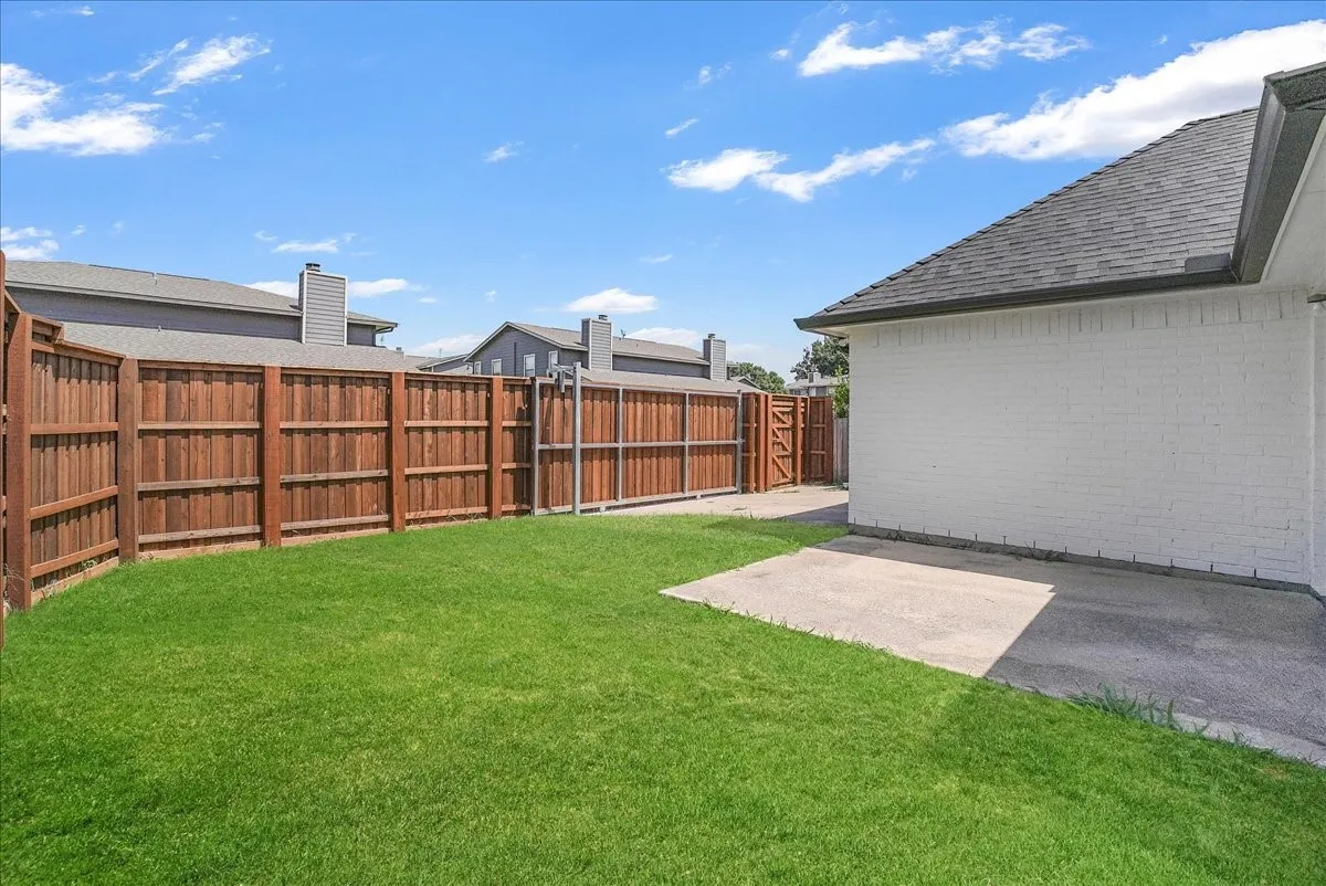 Single Family Residence For Rent in Denton County , 3173 Riverside Drive, Carrollton, Texas 75007, 3 Bedroom, 3 Bathroom, 2 Garage spaces, 1,536 Sqft, built in 1995, mls#21320082, Real Estate Agent in Carrollton, Homes For Rent in Denton county, Homes For Rent in Carrollton, Realtor in Carrollton Texas, Real Estate Brokerage Independent Realty Texas, Luminita Cordes Realtor