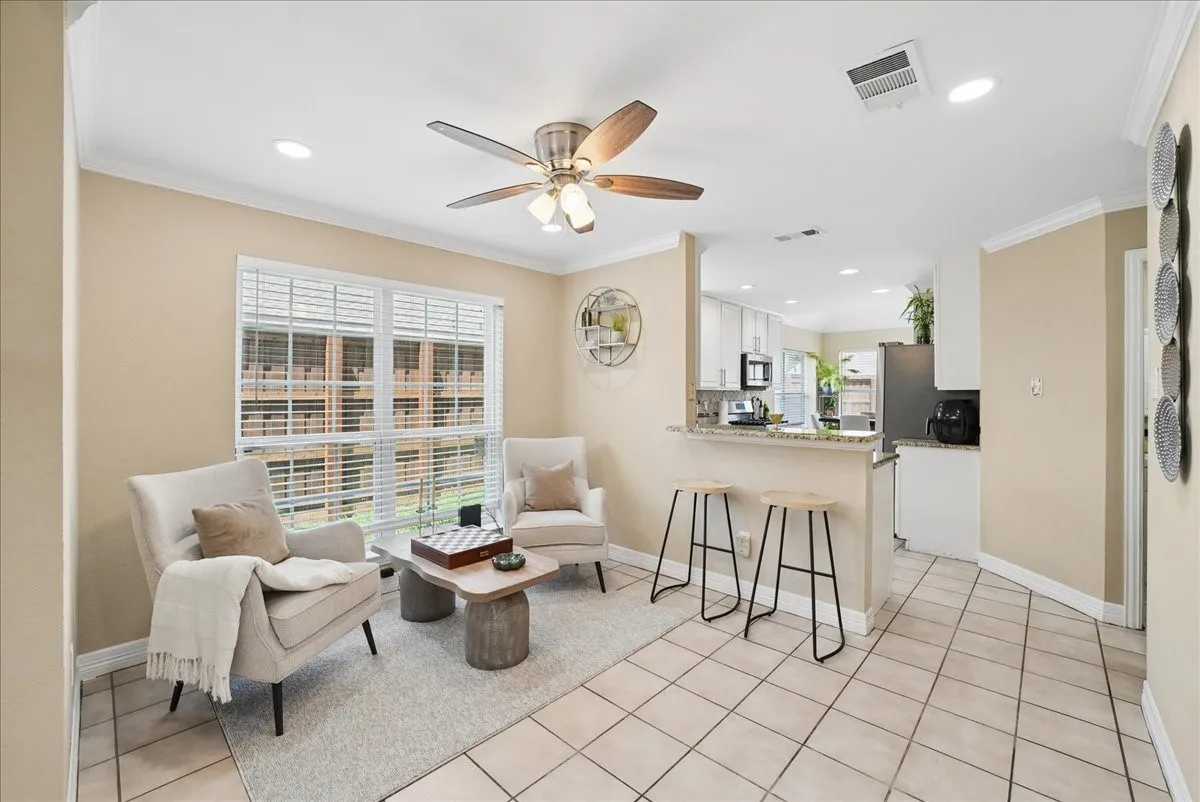 Single Family Residence For Rent in Denton County , 3173 Riverside Drive, Carrollton, Texas 75007, 3 Bedroom, 3 Bathroom, 2 Garage spaces, 1,536 Sqft, built in 1995, mls#21320082, Real Estate Agent in Carrollton, Homes For Rent in Denton county, Homes For Rent in Carrollton, Realtor in Carrollton Texas, Real Estate Brokerage Independent Realty Texas, Luminita Cordes Realtor