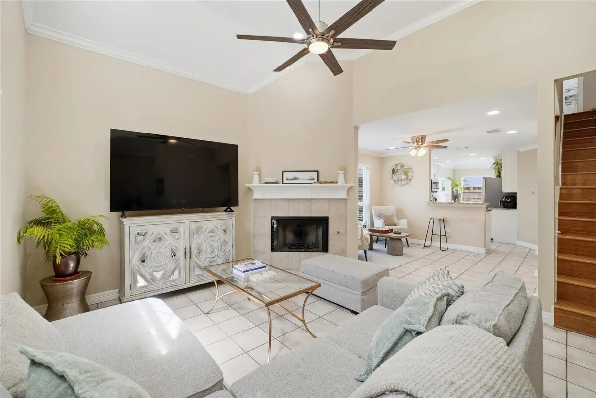 Single Family Residence For Rent in Denton County , 3173 Riverside Drive, Carrollton, Texas 75007, 3 Bedroom, 3 Bathroom, 2 Garage spaces, 1,536 Sqft, built in 1995, mls#21320082, Real Estate Agent in Carrollton, Homes For Rent in Denton county, Homes For Rent in Carrollton, Realtor in Carrollton Texas, Real Estate Brokerage Independent Realty Texas, Luminita Cordes Realtor