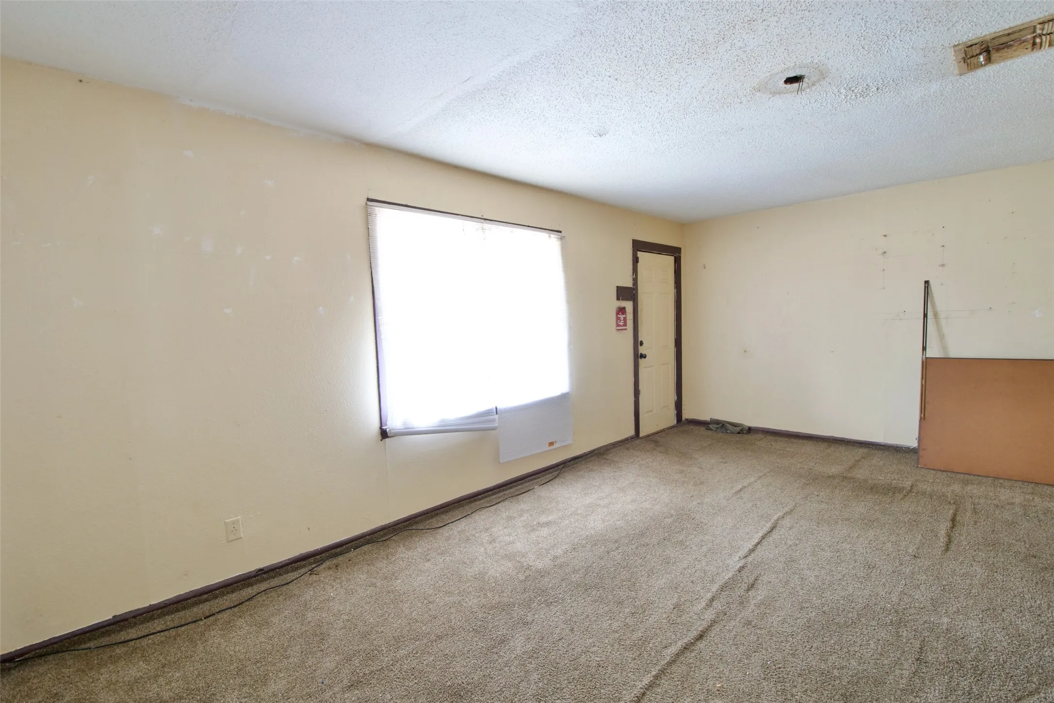 Single Family Residence For Sale in Mc Lennan County , 600 Hatton Street, Waco, Texas 76704, 3 Bedrooms, 1 Bathroom, Garage spaces, 1,484 Sqft, built in 1957, Price $84,999, mls#21320780, Real Estate Agent in Waco, Homes For Sale in Mc Lennan county, Homes For Sale in Waco, Realtor in Waco Texas, Real Estate Brokerage Independent Realty Texas, Luminita Cordes Realtor