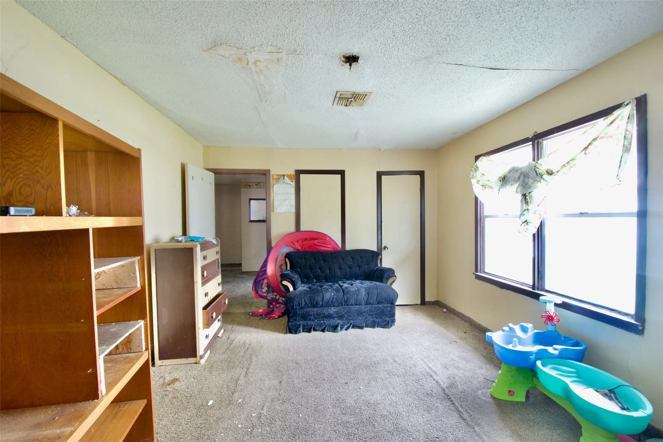 Single Family Residence For Sale in Mc Lennan County , 600 Hatton Street, Waco, Texas 76704, 3 Bedrooms, 1 Bathroom, Garage spaces, 1,484 Sqft, built in 1957, Price $84,999, mls#21320780, Real Estate Agent in Waco, Homes For Sale in Mc Lennan county, Homes For Sale in Waco, Realtor in Waco Texas, Real Estate Brokerage Independent Realty Texas, Luminita Cordes Realtor