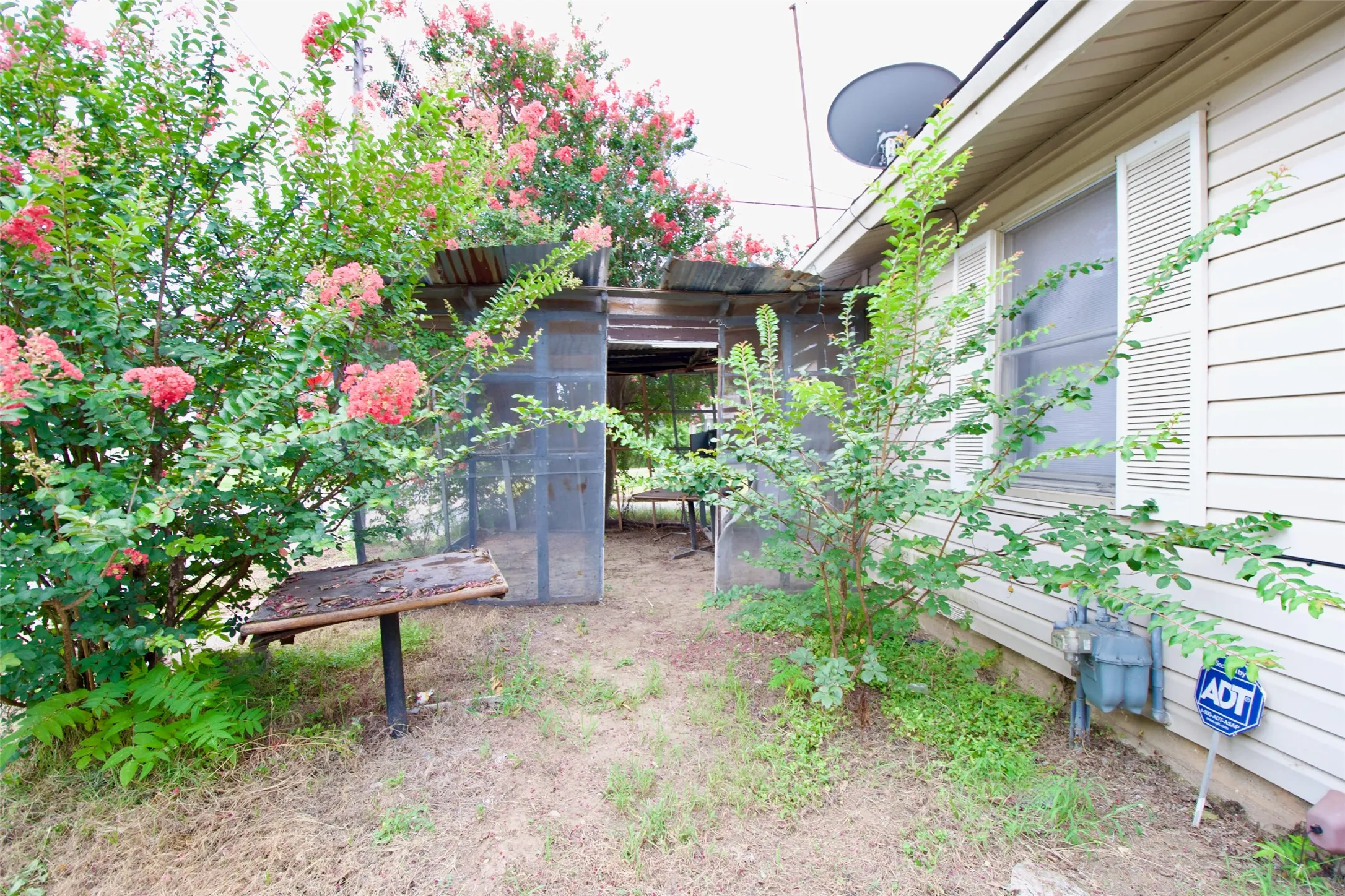 Single Family Residence For Sale in Mc Lennan County , 600 Hatton Street, Waco, Texas 76704, 3 Bedrooms, 1 Bathroom, Garage spaces, 1,484 Sqft, built in 1957, Price $84,999, mls#21320780, Real Estate Agent in Waco, Homes For Sale in Mc Lennan county, Homes For Sale in Waco, Realtor in Waco Texas, Real Estate Brokerage Independent Realty Texas, Luminita Cordes Realtor