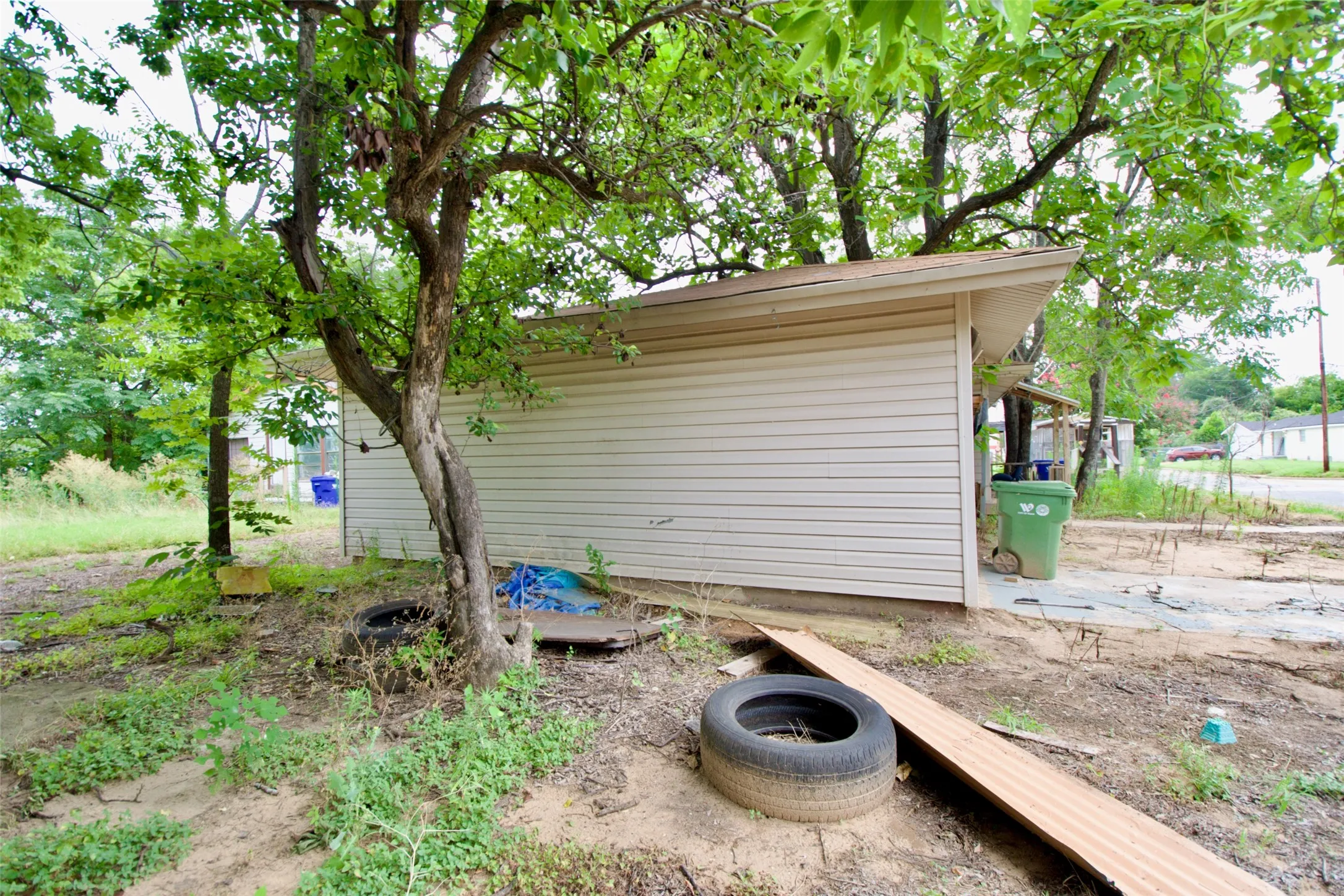 Single Family Residence For Sale in Mc Lennan County , 600 Hatton Street, Waco, Texas 76704, 3 Bedrooms, 1 Bathroom, Garage spaces, 1,484 Sqft, built in 1957, Price $84,999, mls#21320780, Real Estate Agent in Waco, Homes For Sale in Mc Lennan county, Homes For Sale in Waco, Realtor in Waco Texas, Real Estate Brokerage Independent Realty Texas, Luminita Cordes Realtor