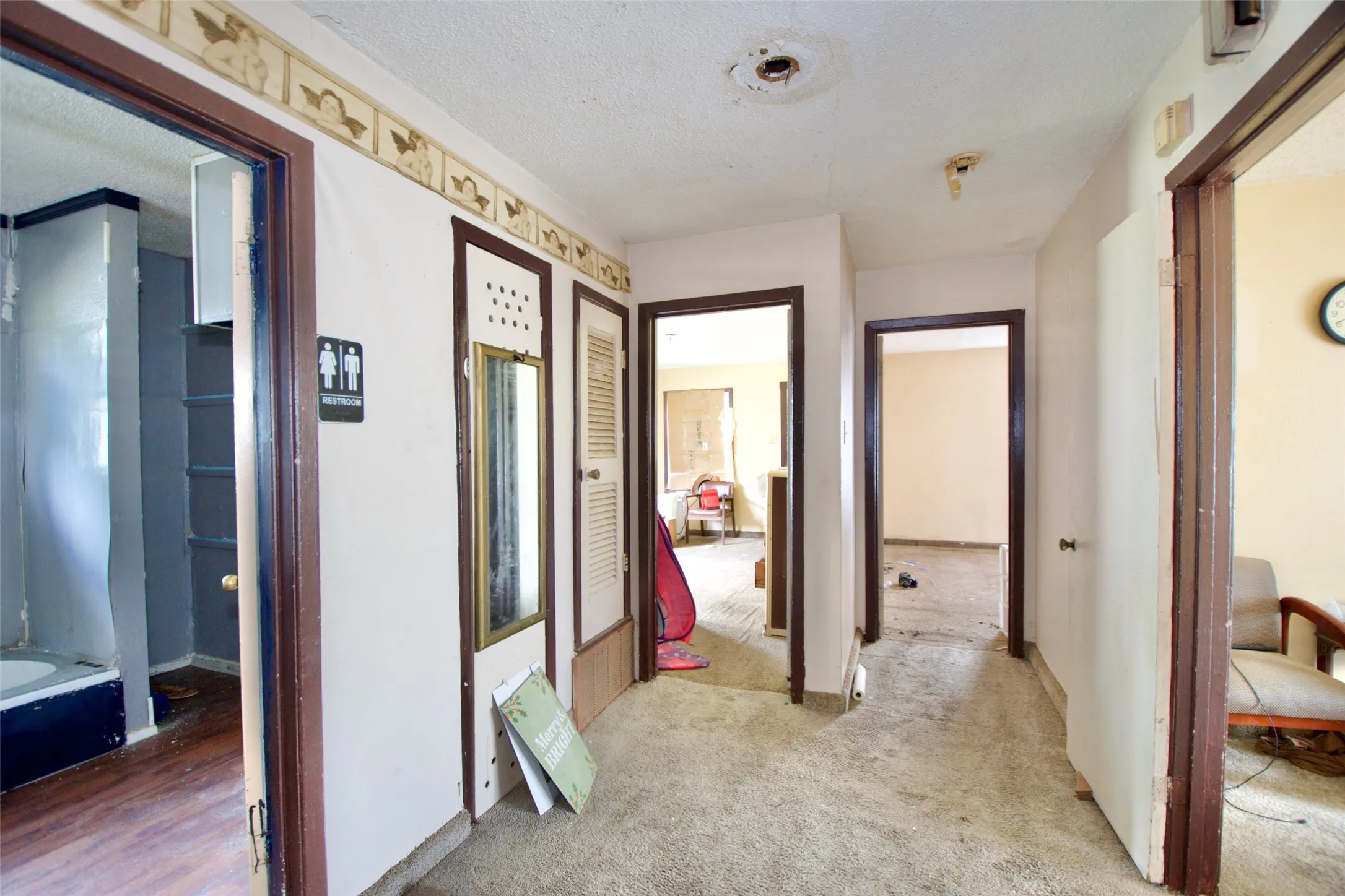 Single Family Residence For Sale in Mc Lennan County , 600 Hatton Street, Waco, Texas 76704, 3 Bedrooms, 1 Bathroom, Garage spaces, 1,484 Sqft, built in 1957, Price $84,999, mls#21320780, Real Estate Agent in Waco, Homes For Sale in Mc Lennan county, Homes For Sale in Waco, Realtor in Waco Texas, Real Estate Brokerage Independent Realty Texas, Luminita Cordes Realtor
